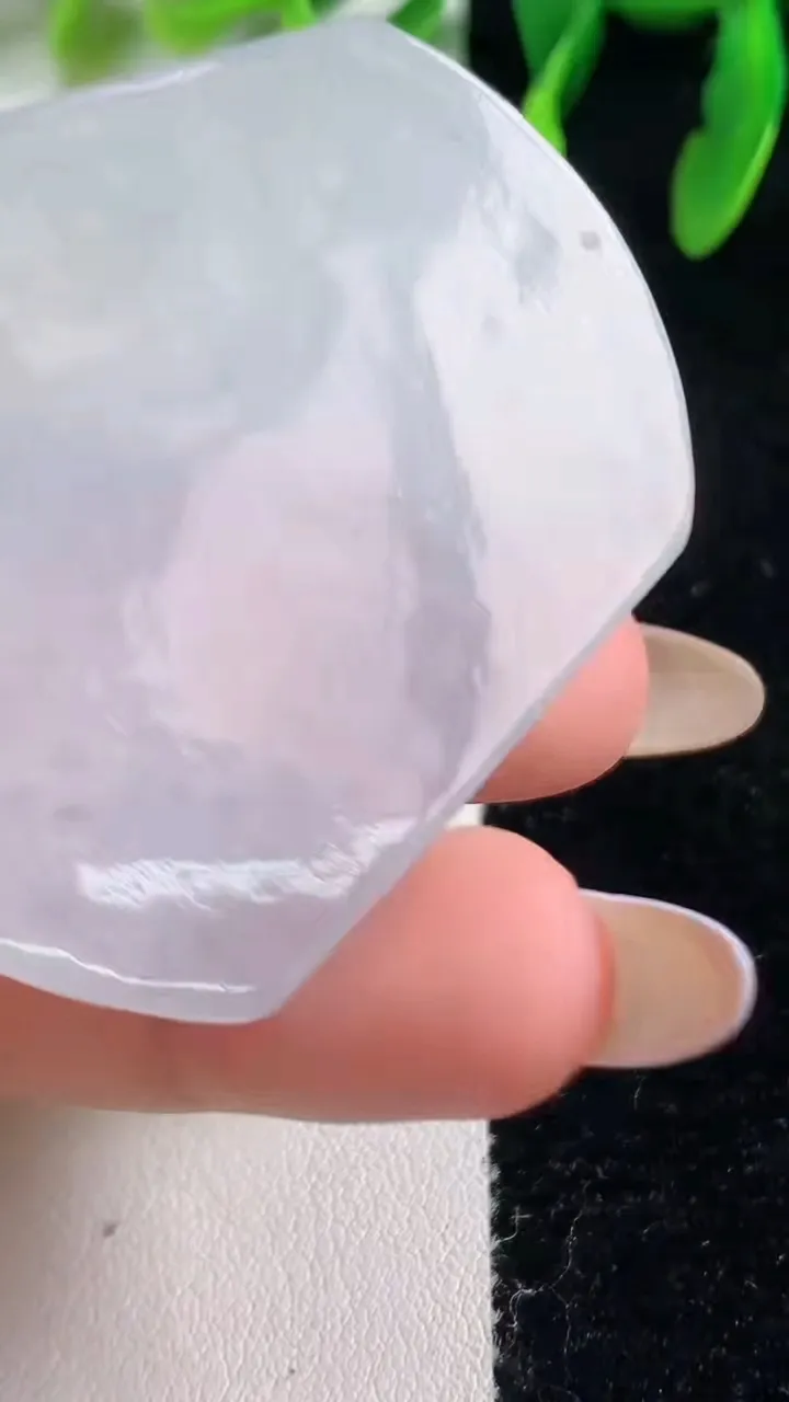 天然A货翡翠财神爷吊坠，尺寸50.5-43.3-5.5，重量:23.56g
10月31日