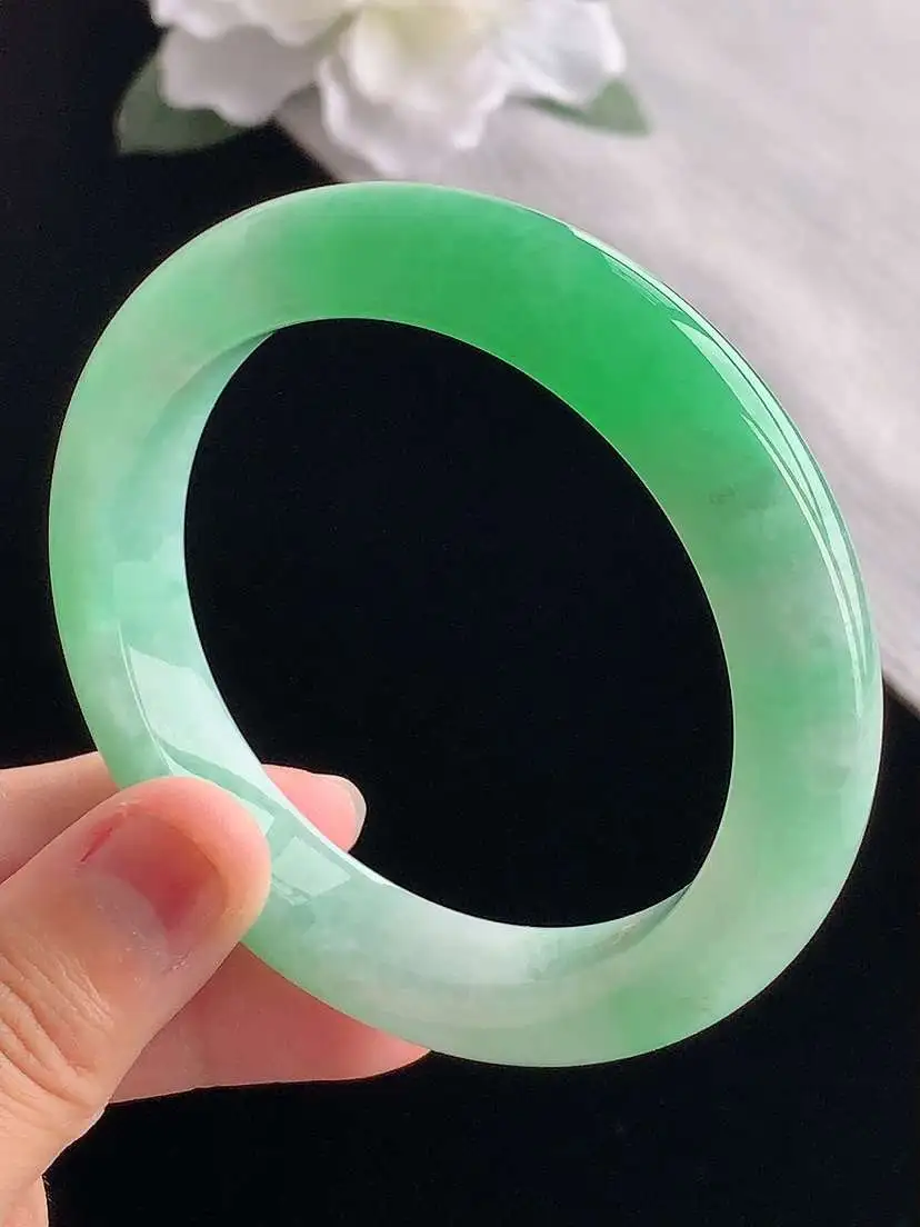 a货翡翠老坑冰种飘绿正装正圈手镯56-57圈口 尺寸56×11.2×9.4mm 重量62.95g 1