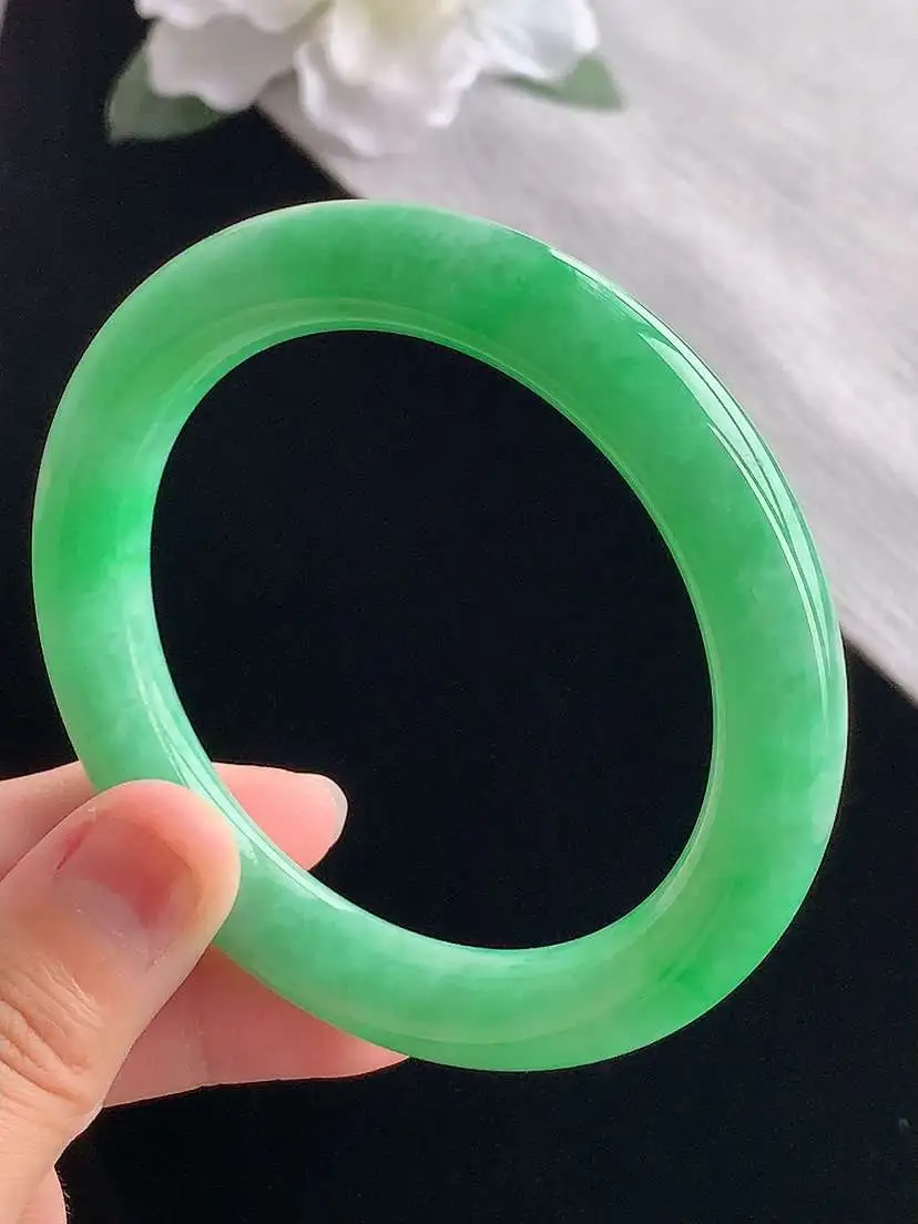 a货翡翠老坑冰种满绿圆条手镯56-57圈口  尺寸56.3×10.4mm 重量58.60g 1030