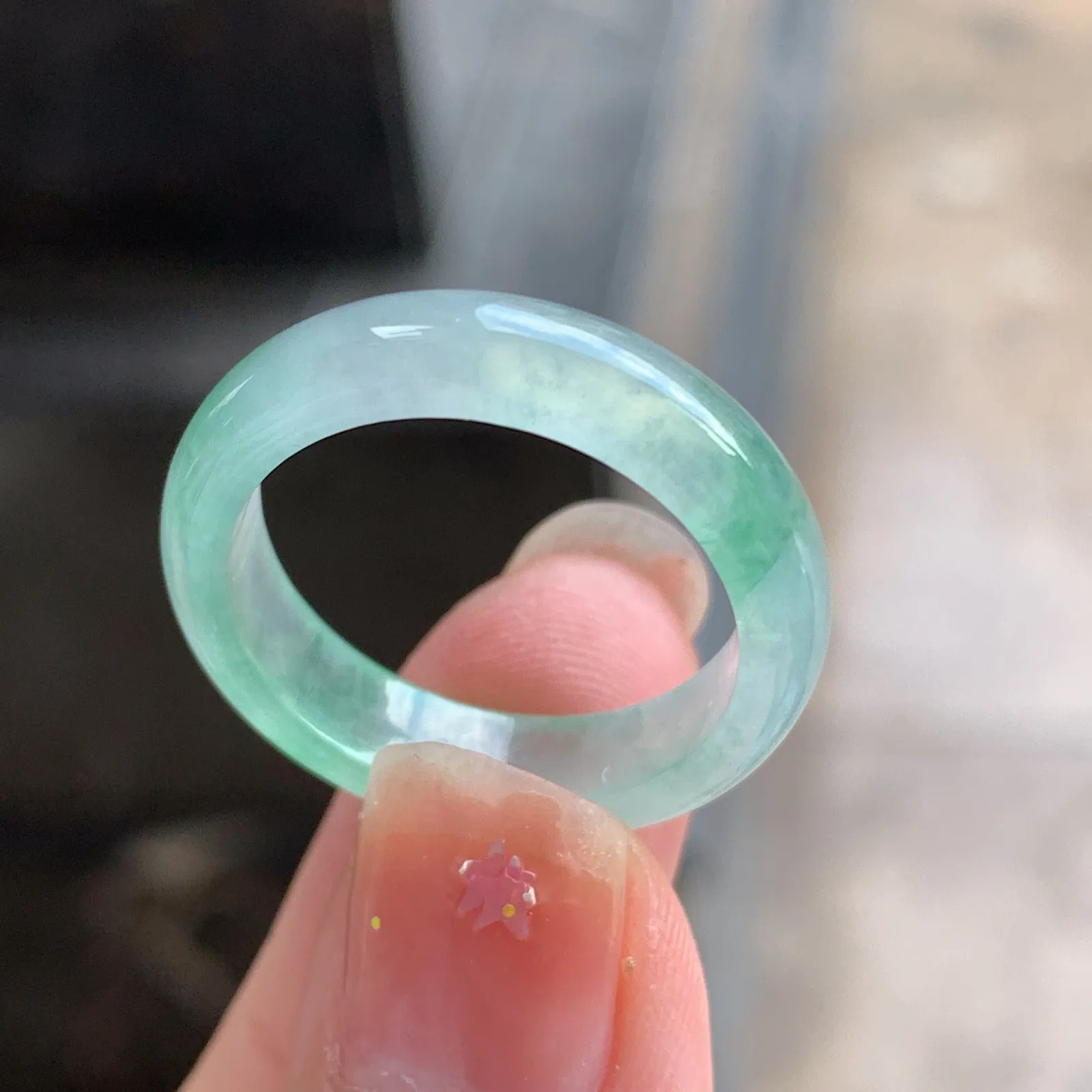 冰种飘绿花指环

圈口21