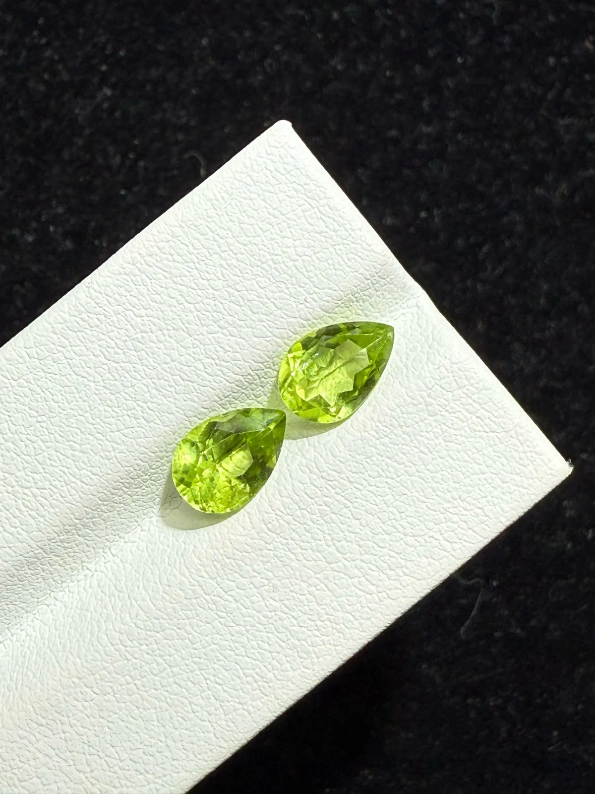 2.79ct天然橄榄石裸石，尺寸8.9×6×3.7mm，颜色美艳，晶体通透，火彩足