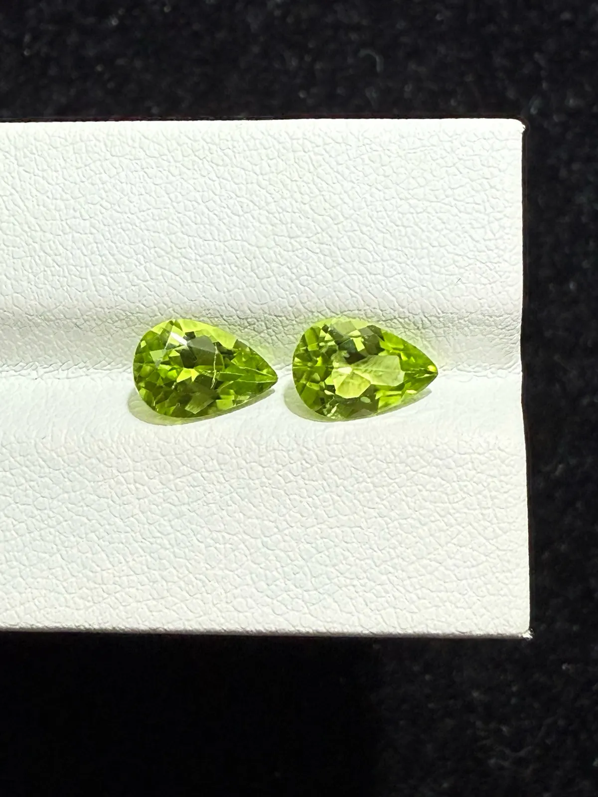2.645ct天然橄榄石裸石，尺寸8.8×6×3.6mm，颜色美艳，晶体通透，火彩足