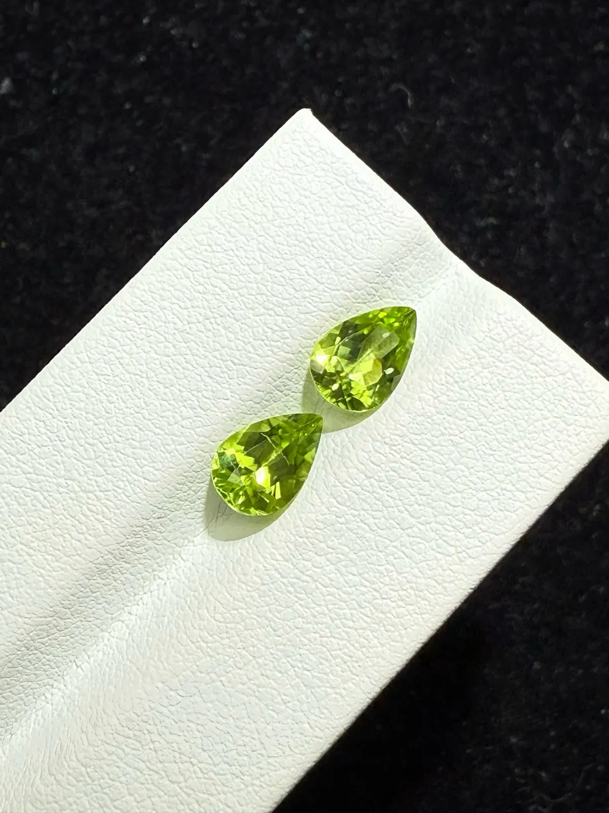 2.645ct天然橄榄石裸石，尺寸8.8×6×3.6mm，颜色美艳，晶体通透，火彩足