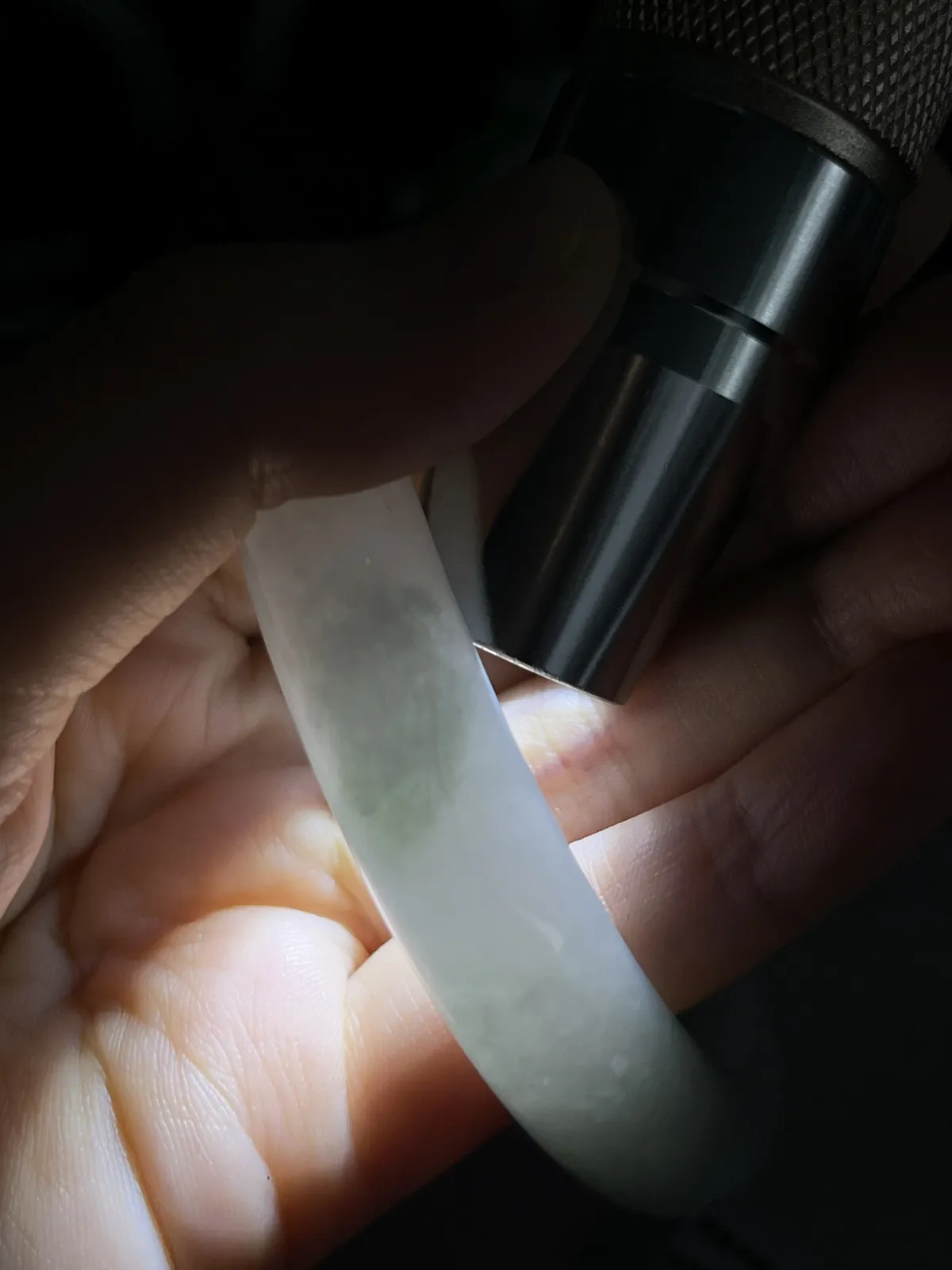 正圈60.2圈口，翡翠冰糯种飘绿手镯