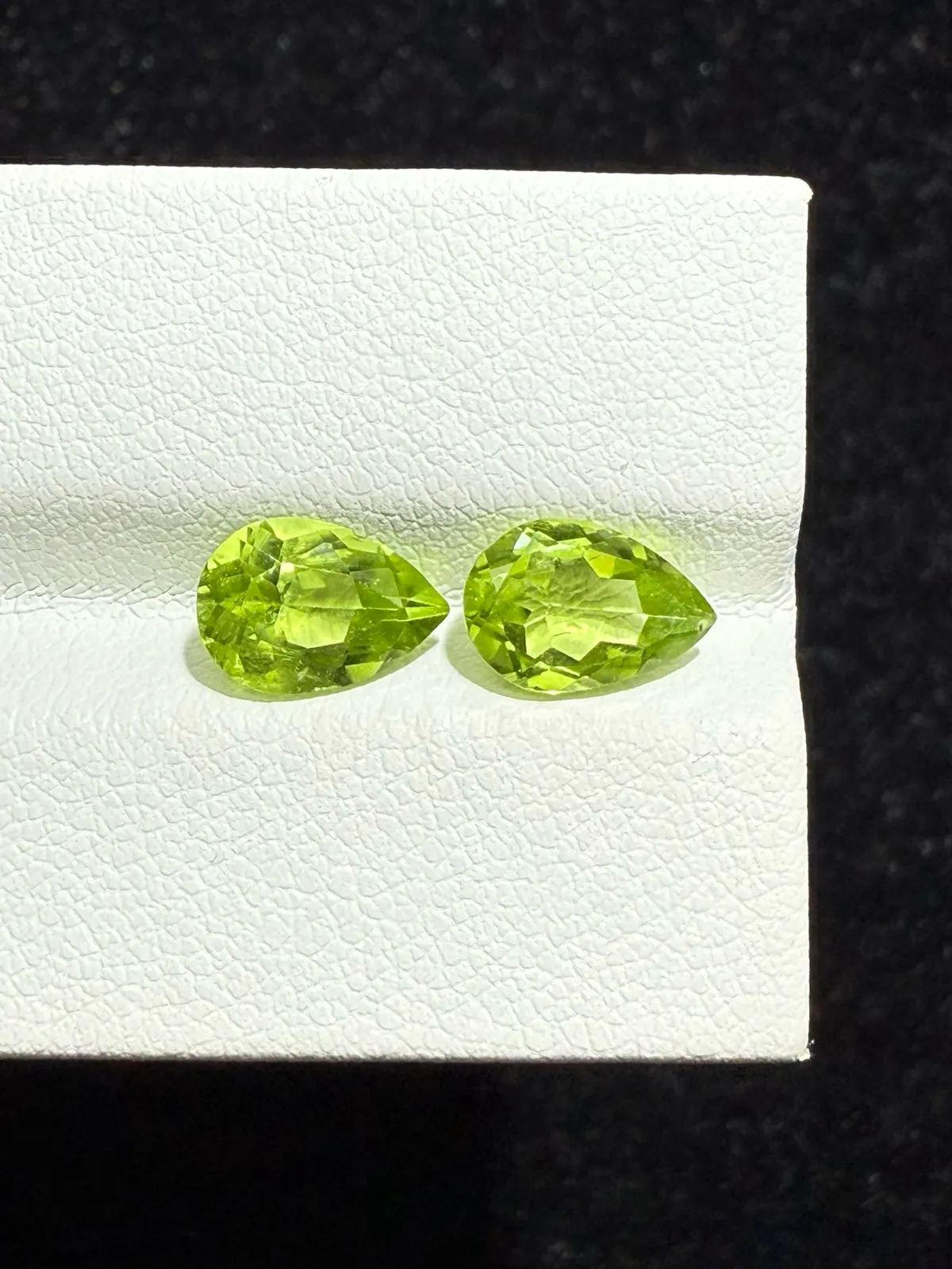 2.79ct天然橄榄石裸石，尺寸8.9×6×3.7mm，颜色美艳，晶体通透，火彩足