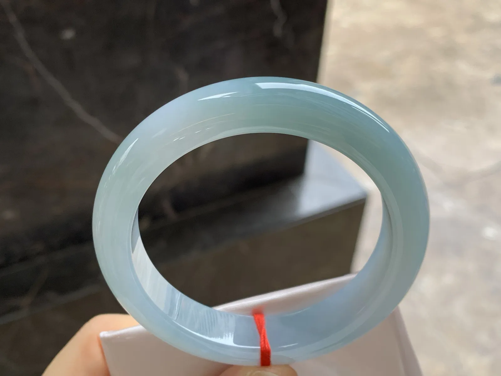 糯冰种手镯
尺寸：57-12.5-9mm
种水好 底子细腻干净