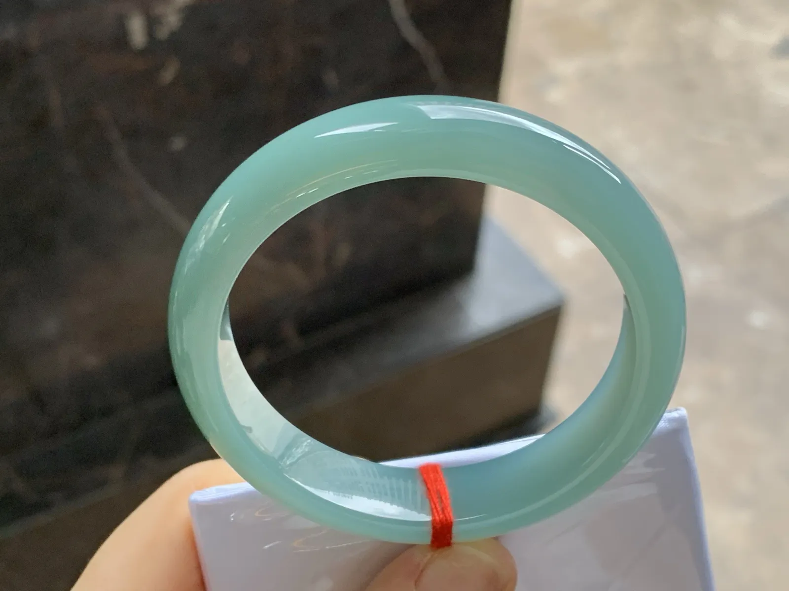 蓝水手镯
尺寸：52.8-12.5-7.5mm
肉质细腻干净～底色漂亮 气质