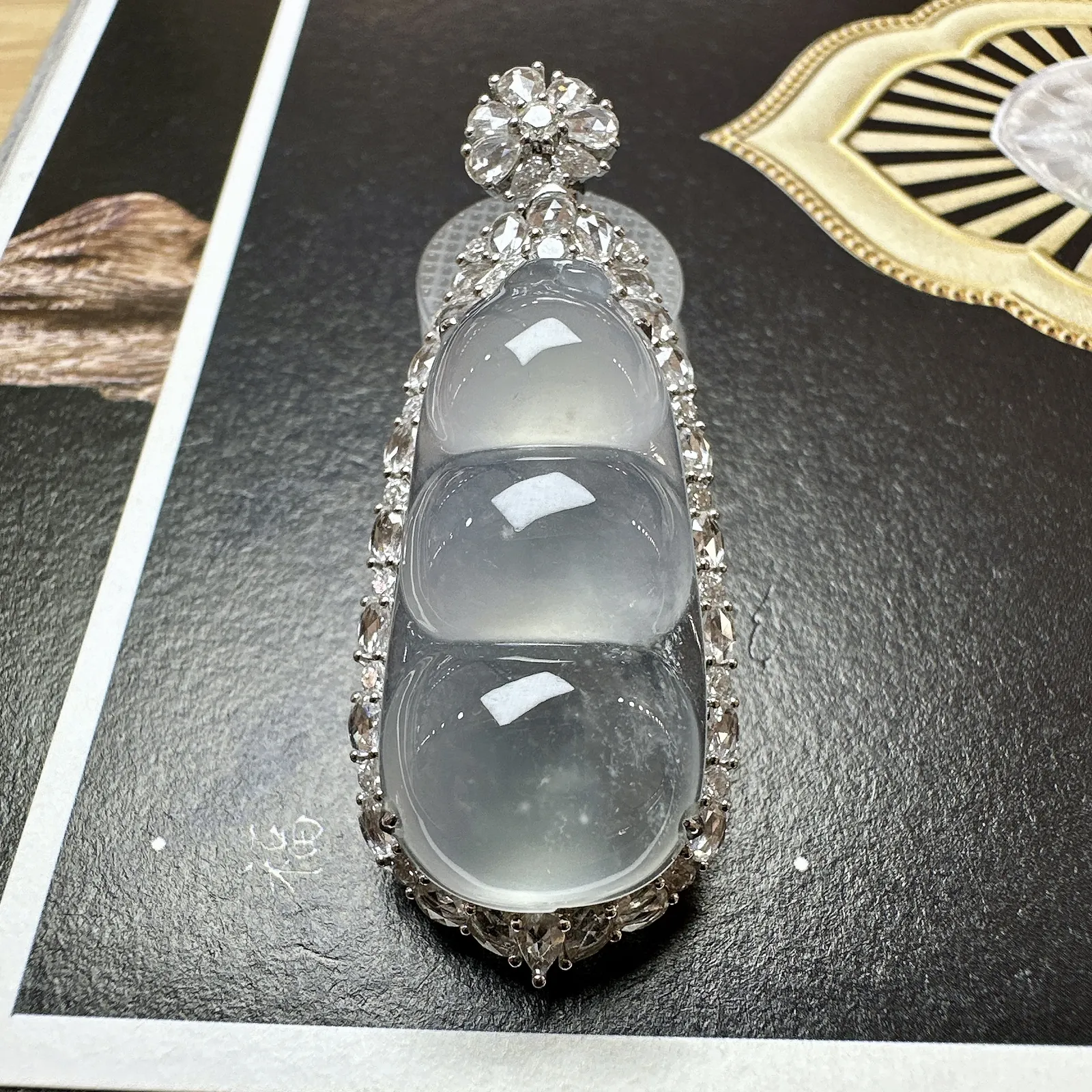 【冰种福豆吊坠】老坑雪花棉精品，起钢光，种地上乘，冰感十足，通透起光，饱满圆润，18k金钻镶嵌，裸石