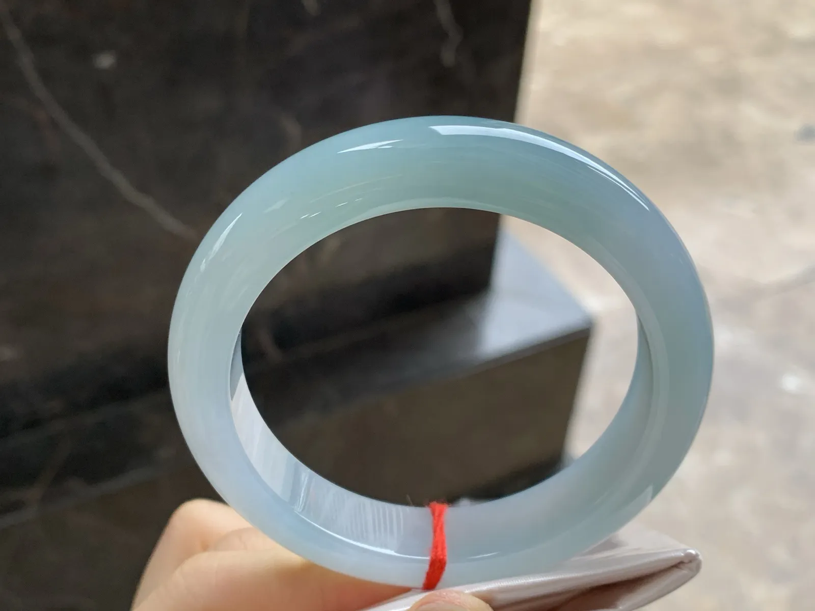 糯冰种手镯
尺寸：57-12.5-9mm
种水好 底子细腻干净