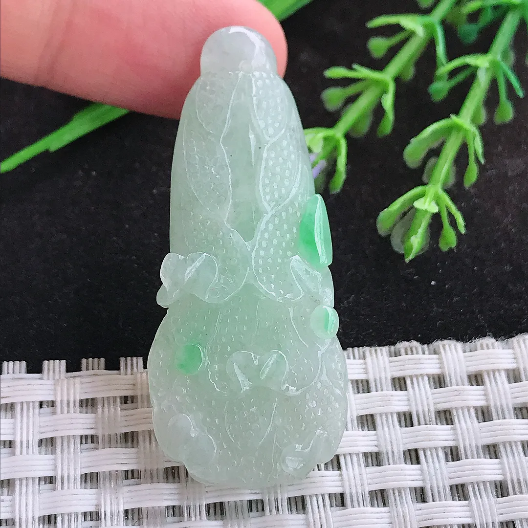 自然光47/20/9老坑秀气冰润冰晴白菜吊坠翡翠玉坠挂件