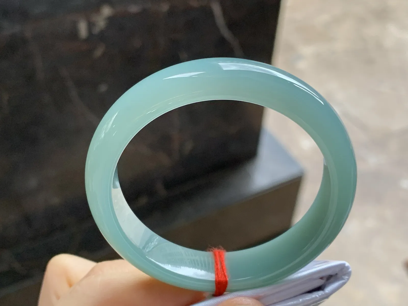 蓝水手镯
尺寸：52.8-12.5-7.5mm
肉质细腻干净～底色漂亮 气质