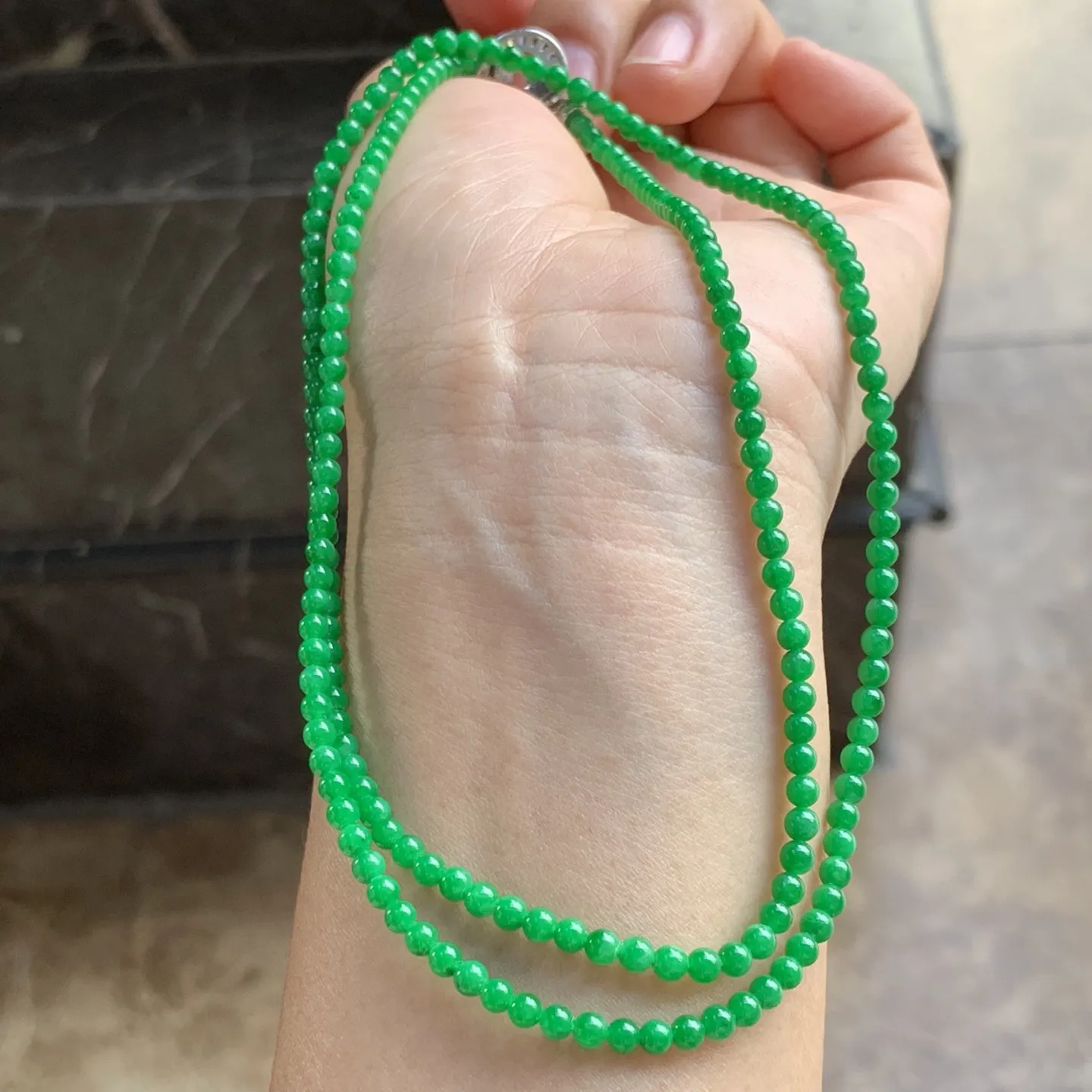 满色珠子 颜色辣绿 水润 