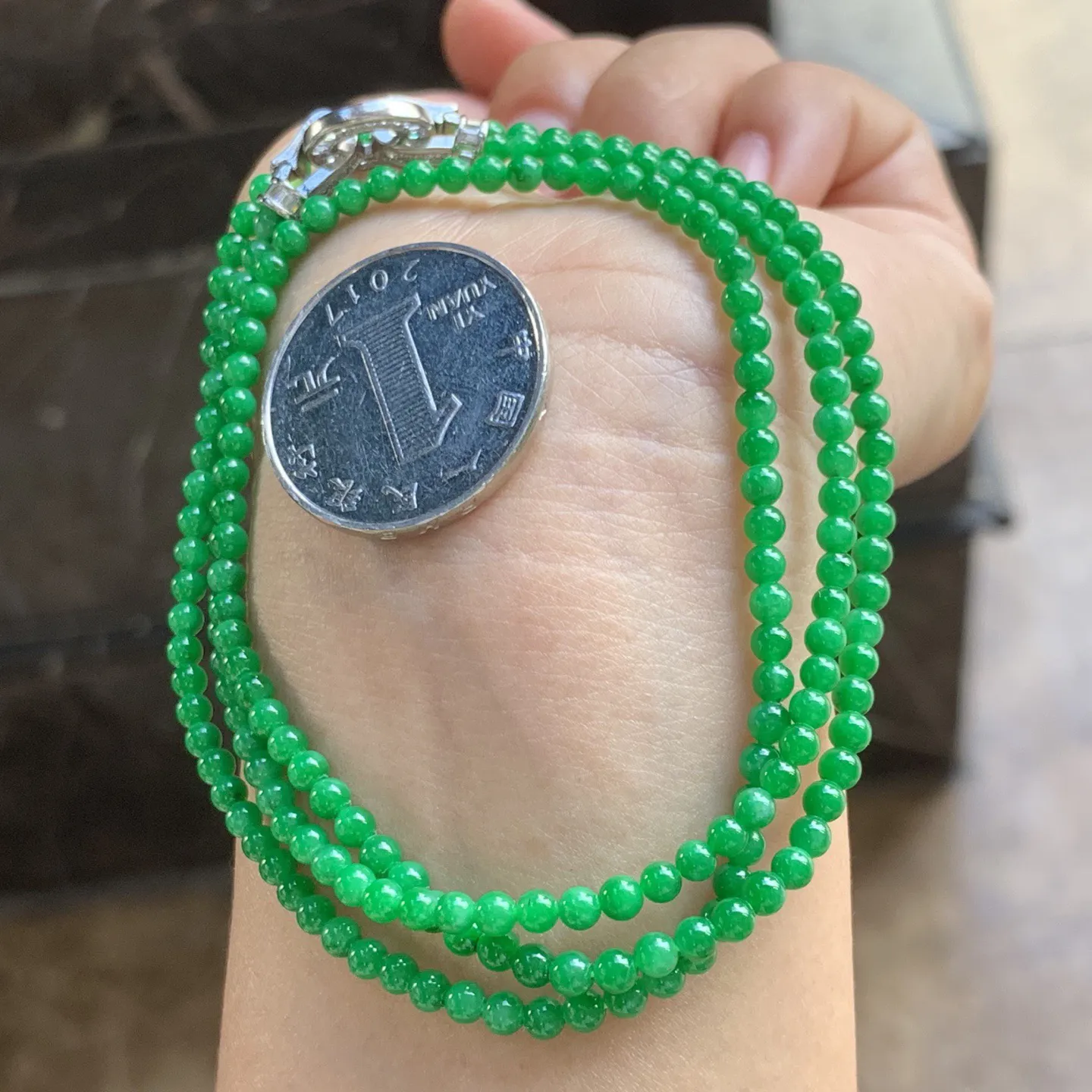 满色珠子 颜色辣绿 水润 