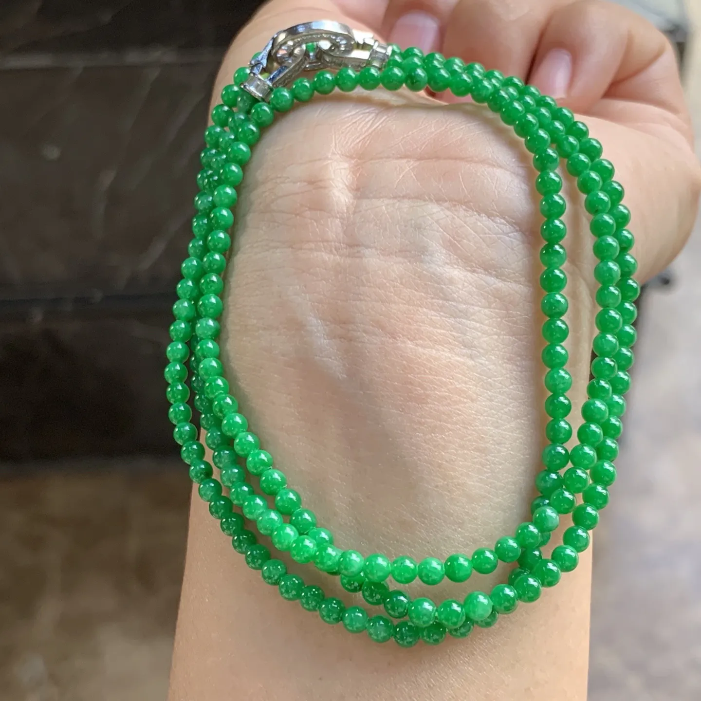 满色珠子 颜色辣绿 水润 