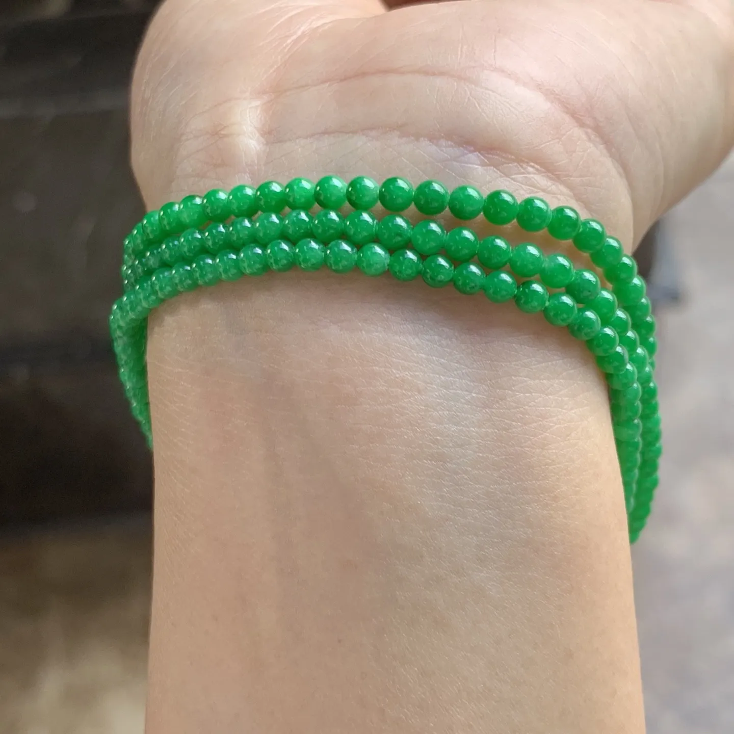 满色珠子 颜色辣绿 水润 