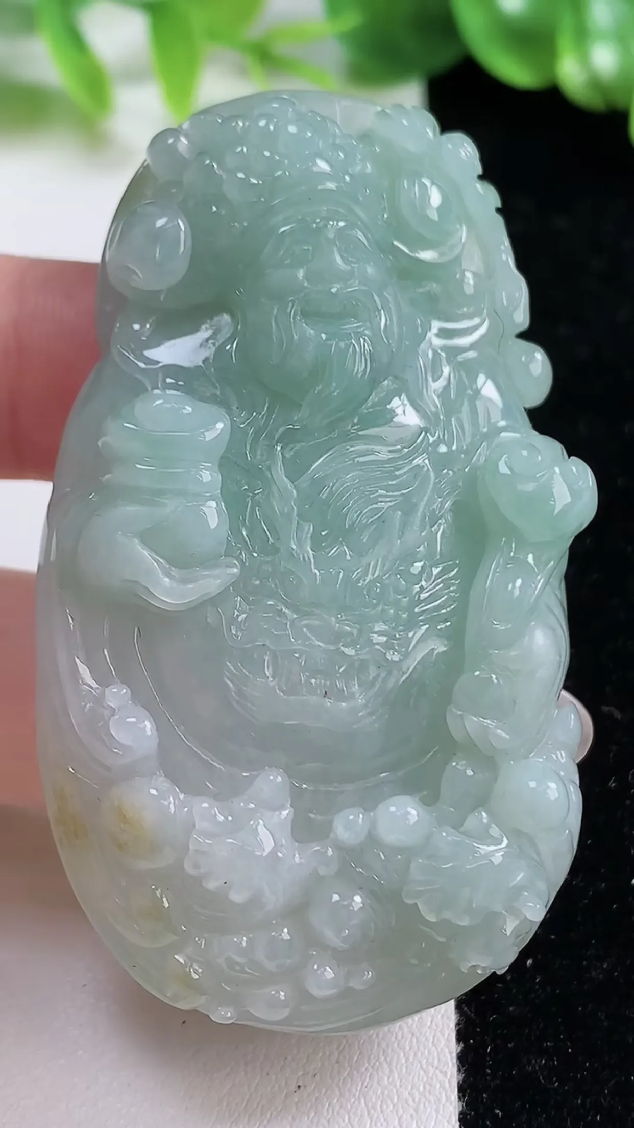 缅甸天然翡翠a货 老坑料起胶冰种 满绿双彩黄加绿财神爷吊坠，尺寸61.8-35.4-11.3mm  y  46.03
