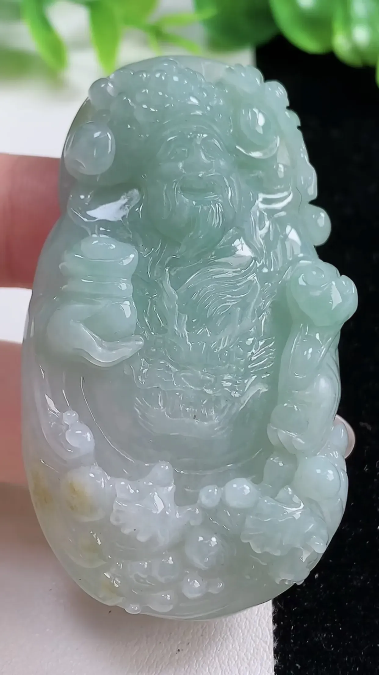 缅甸天然翡翠a货 老坑料起胶冰种 满绿双彩黄加绿财神爷吊坠，尺寸61.8-35.4-11.3mm  y  46.03