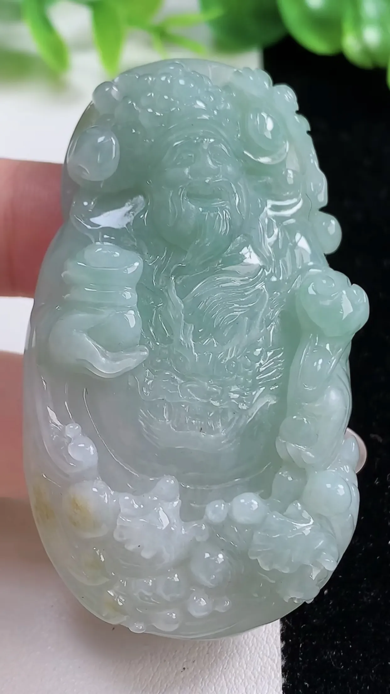 缅甸天然翡翠a货 老坑料起胶冰种 满绿双彩黄加绿财神爷吊坠，尺寸61.8-35.4-11.3mm  y  46.03