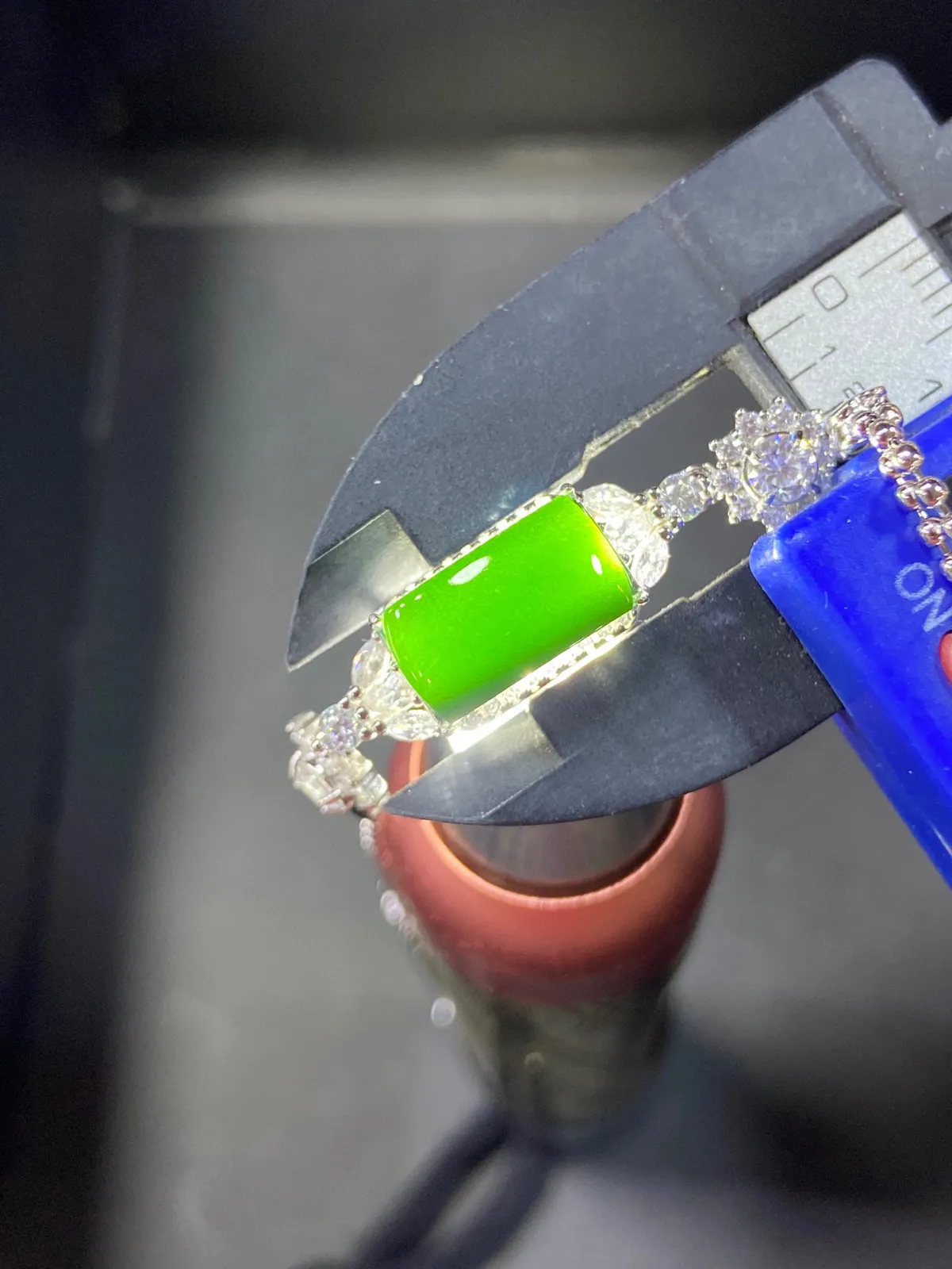 【墨翠手链】
 s925银镶嵌 黑度好 灯打通透 品相饱满大气 尺寸12.2