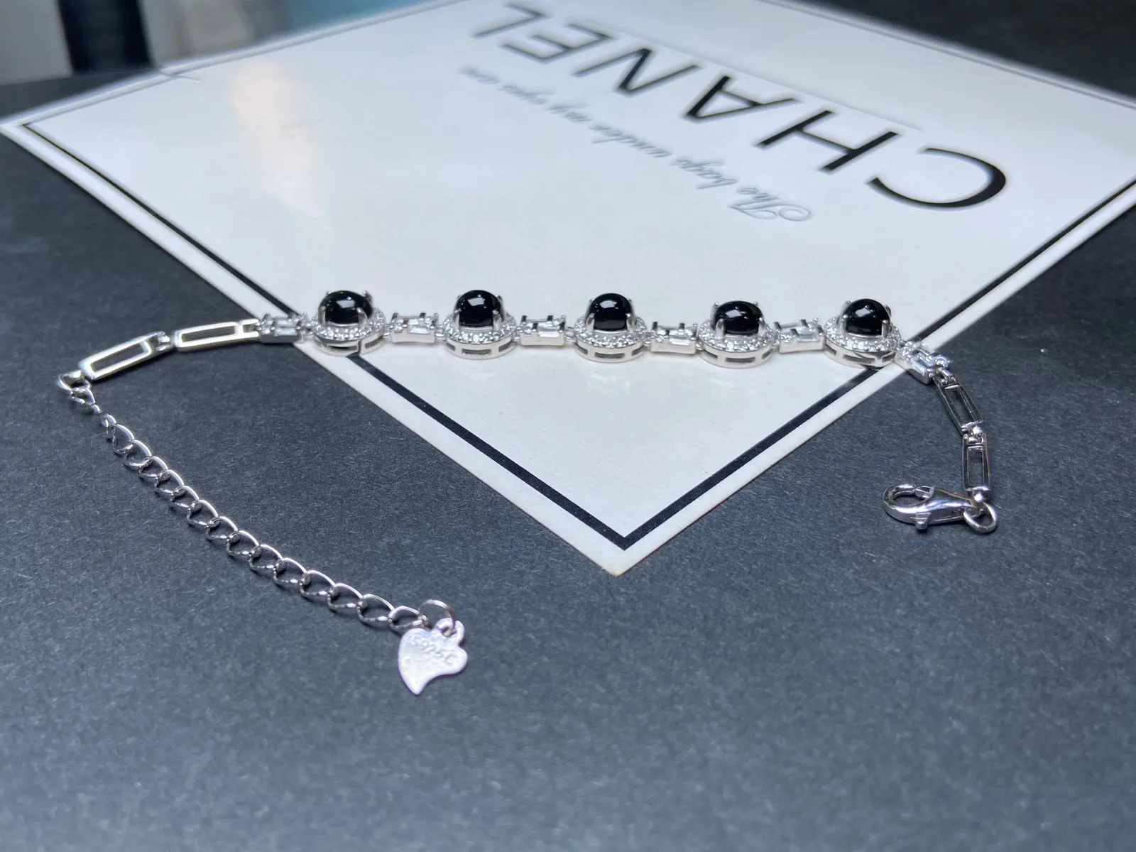 【墨翠手链】
 s925银镶嵌 黑度油黑 灯打通透 品相饱满大气 尺寸5.9