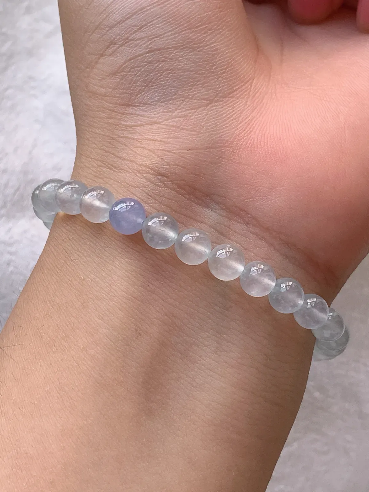 翡翠a货高冰种白冰圆珠手串，尺寸5.6-32颗，重量:10.57g
