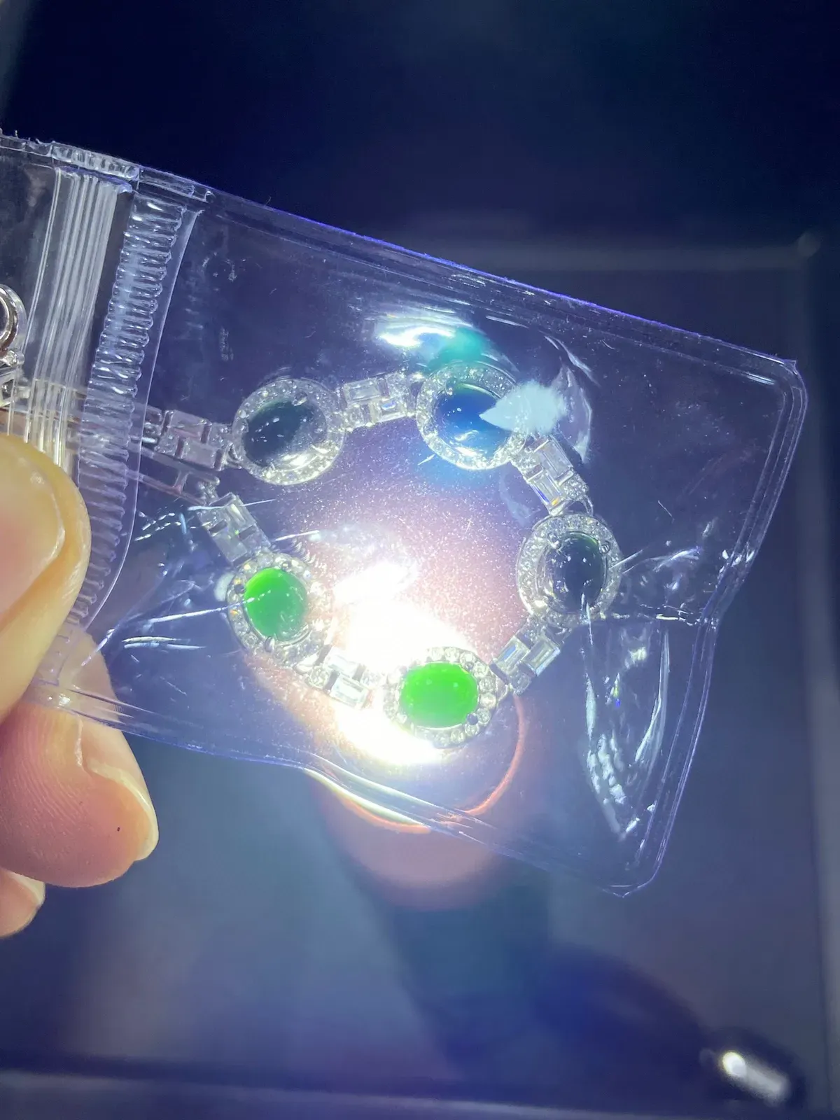 【墨翠手链】
 s925银镶嵌 黑度油黑 灯打通透 品相饱满大气 尺寸5.9