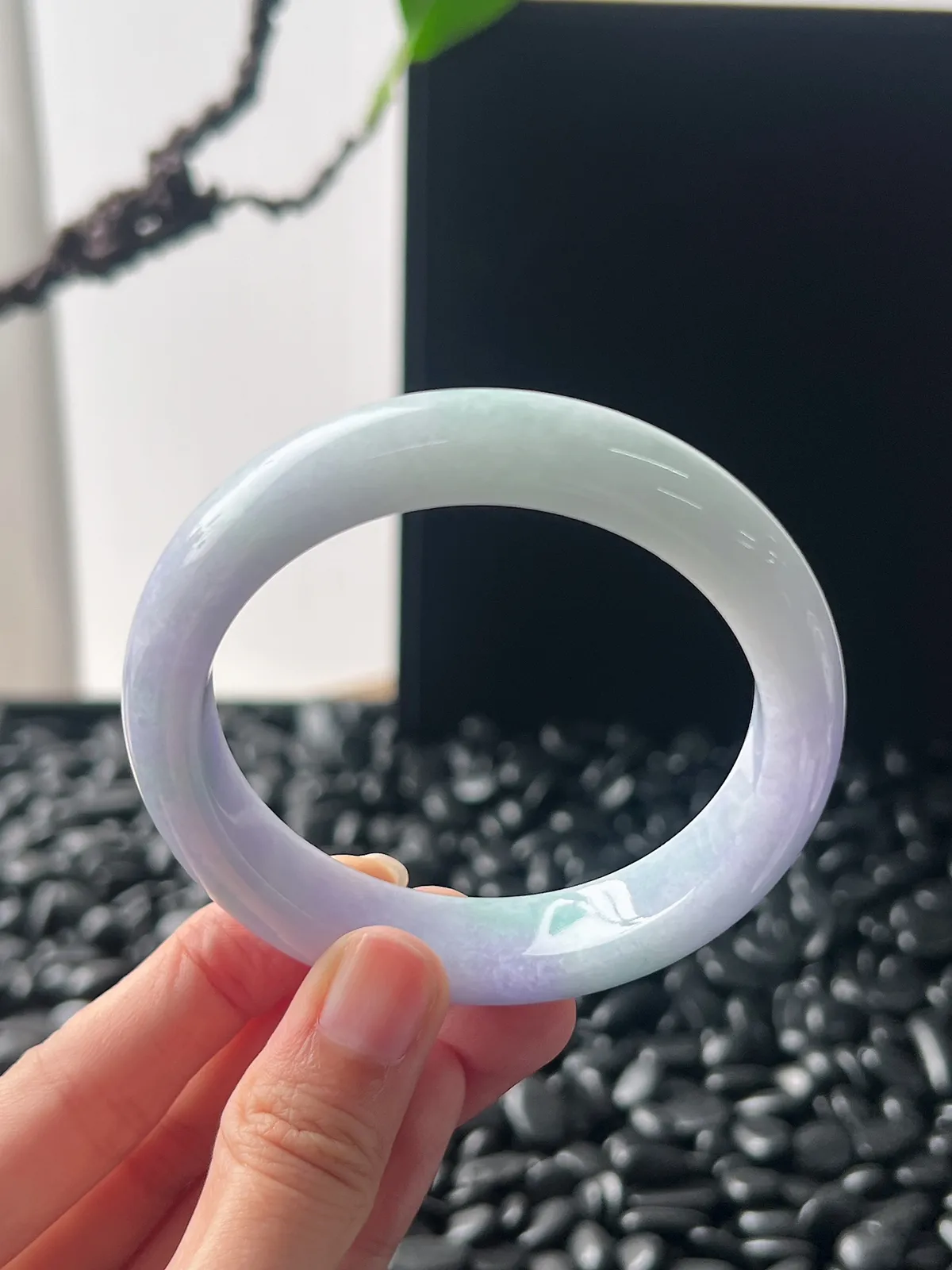 翡翠糯化种春彩56.2正圈手镯，带镯心