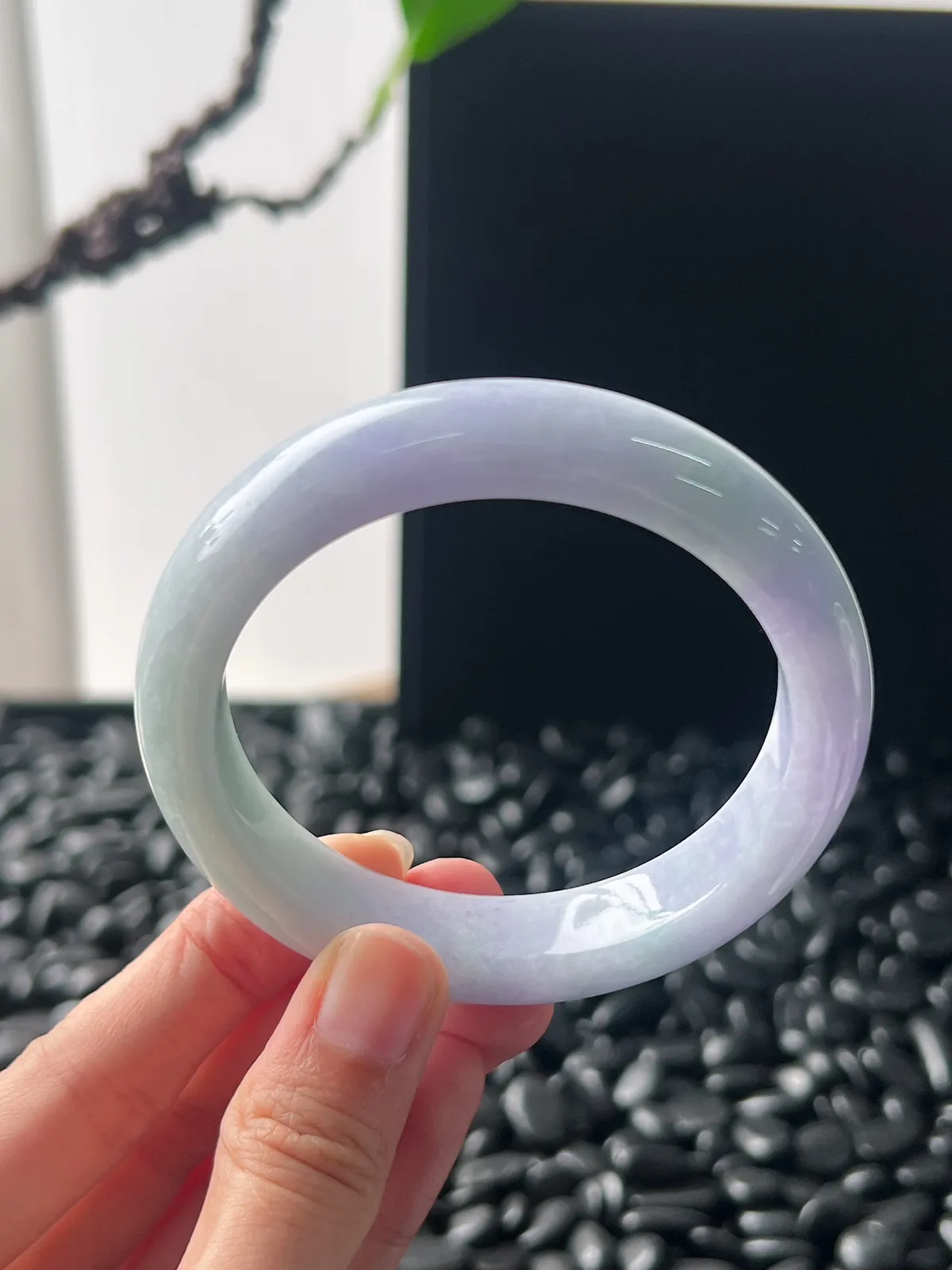 翡翠糯化种春彩56.2正圈手镯，带镯心