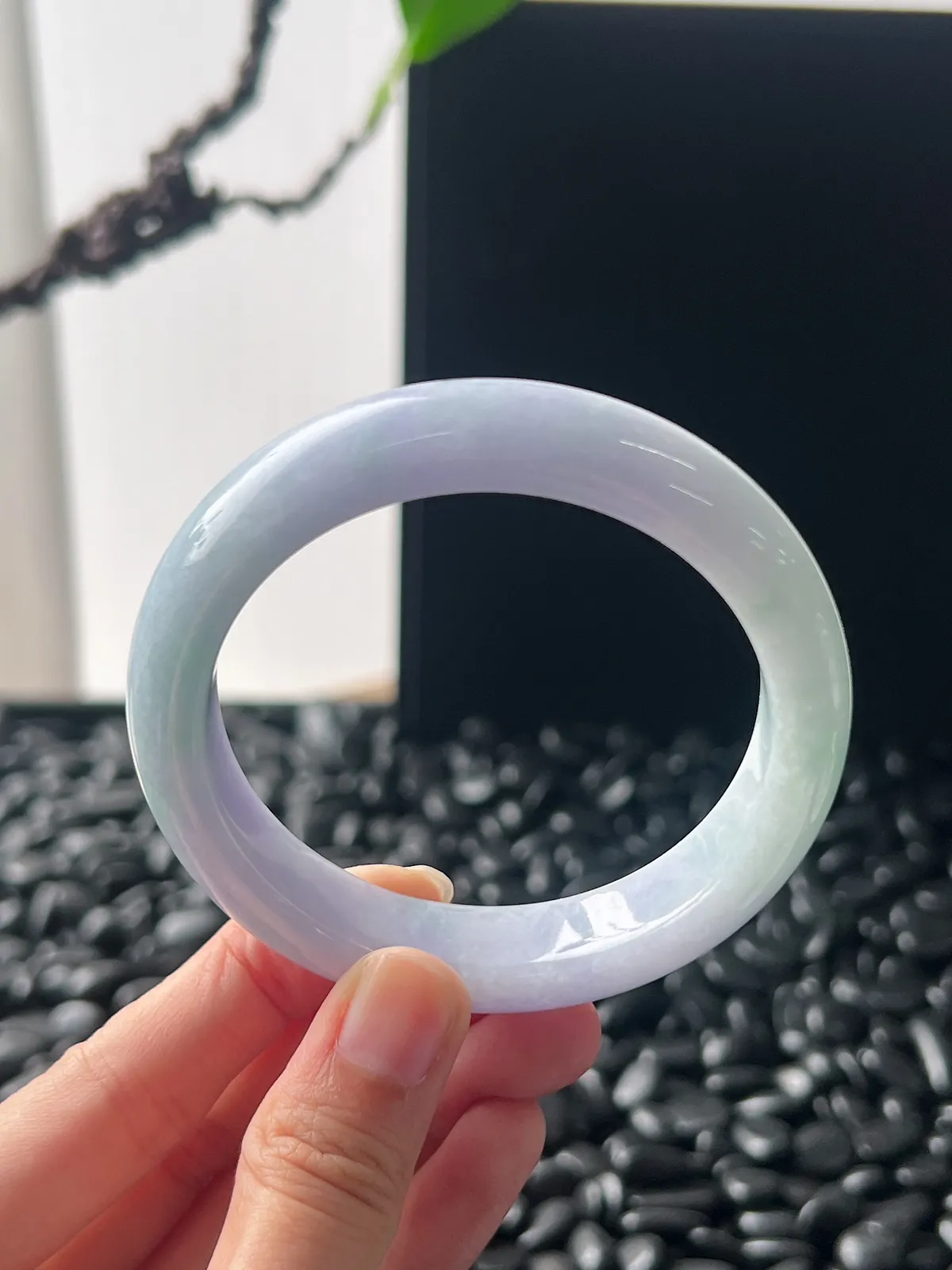 翡翠糯化种春彩56.2正圈手镯，带镯心