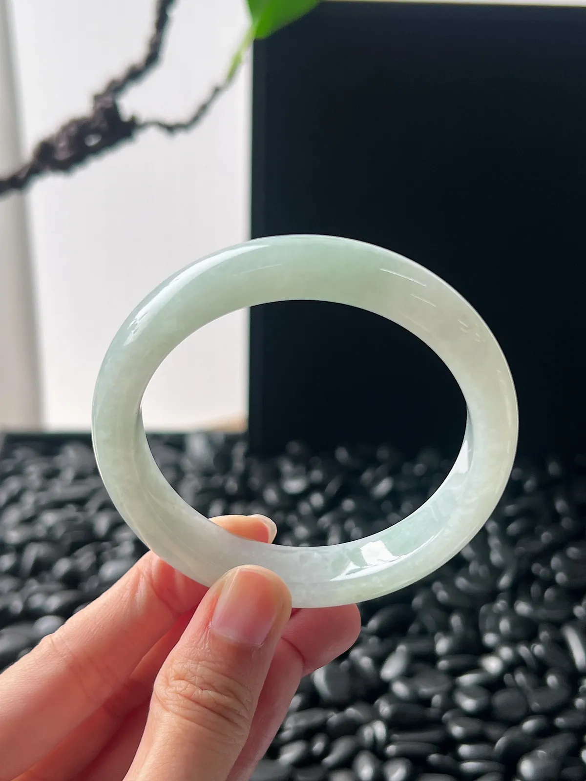 正圈55.2翡翠冰糯种飘绿手镯，带镯心