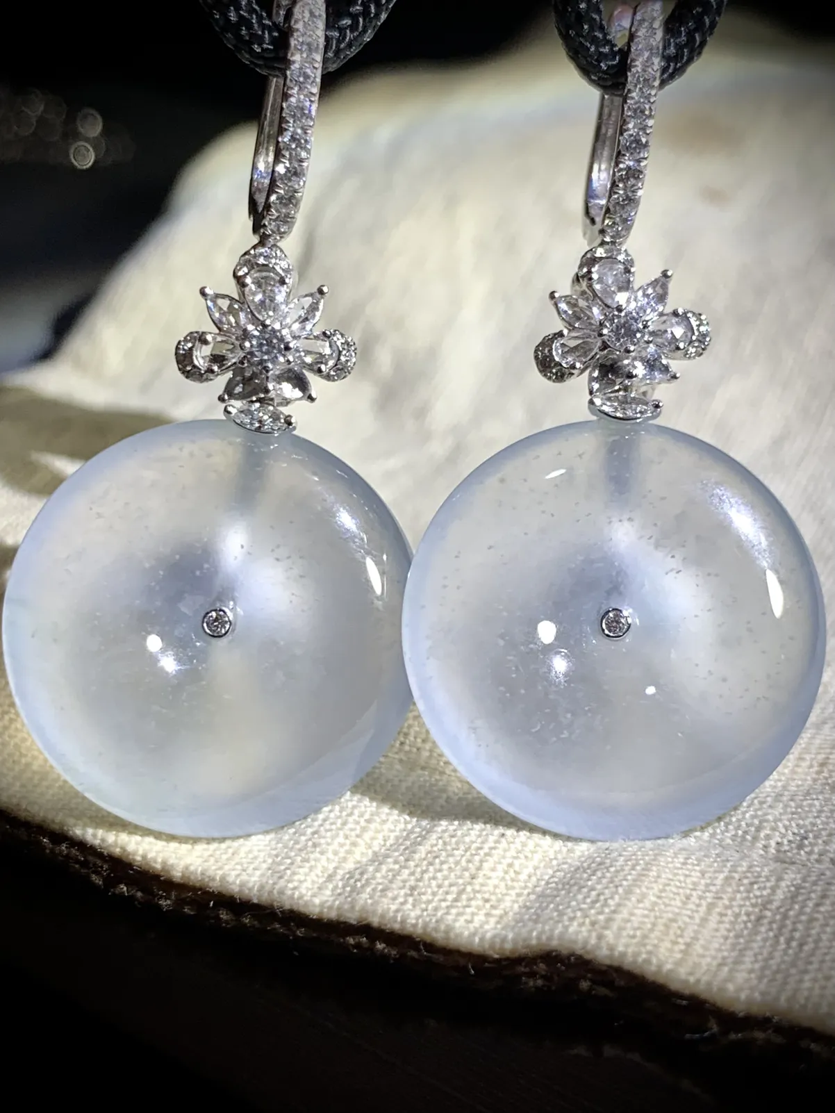 木那雪花料平安扣吊坠耳坠两用款，
裸石23-5.5mm
18K金，南非钻，