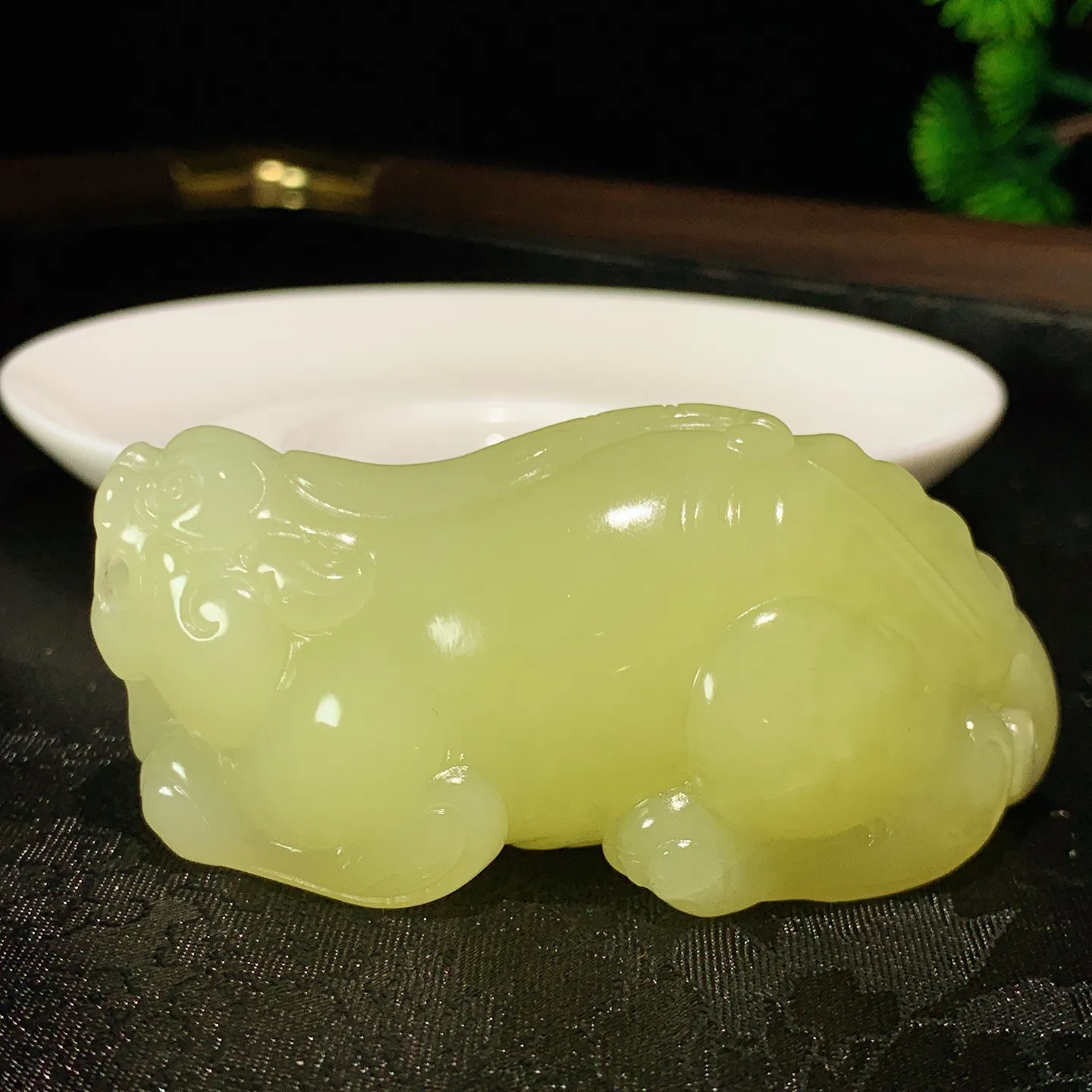 新疆若羌黄口料招财进宝貔貅挂件。尺寸66.8/33.1/29.5重100克 玉质细腻油润 底色纯净 