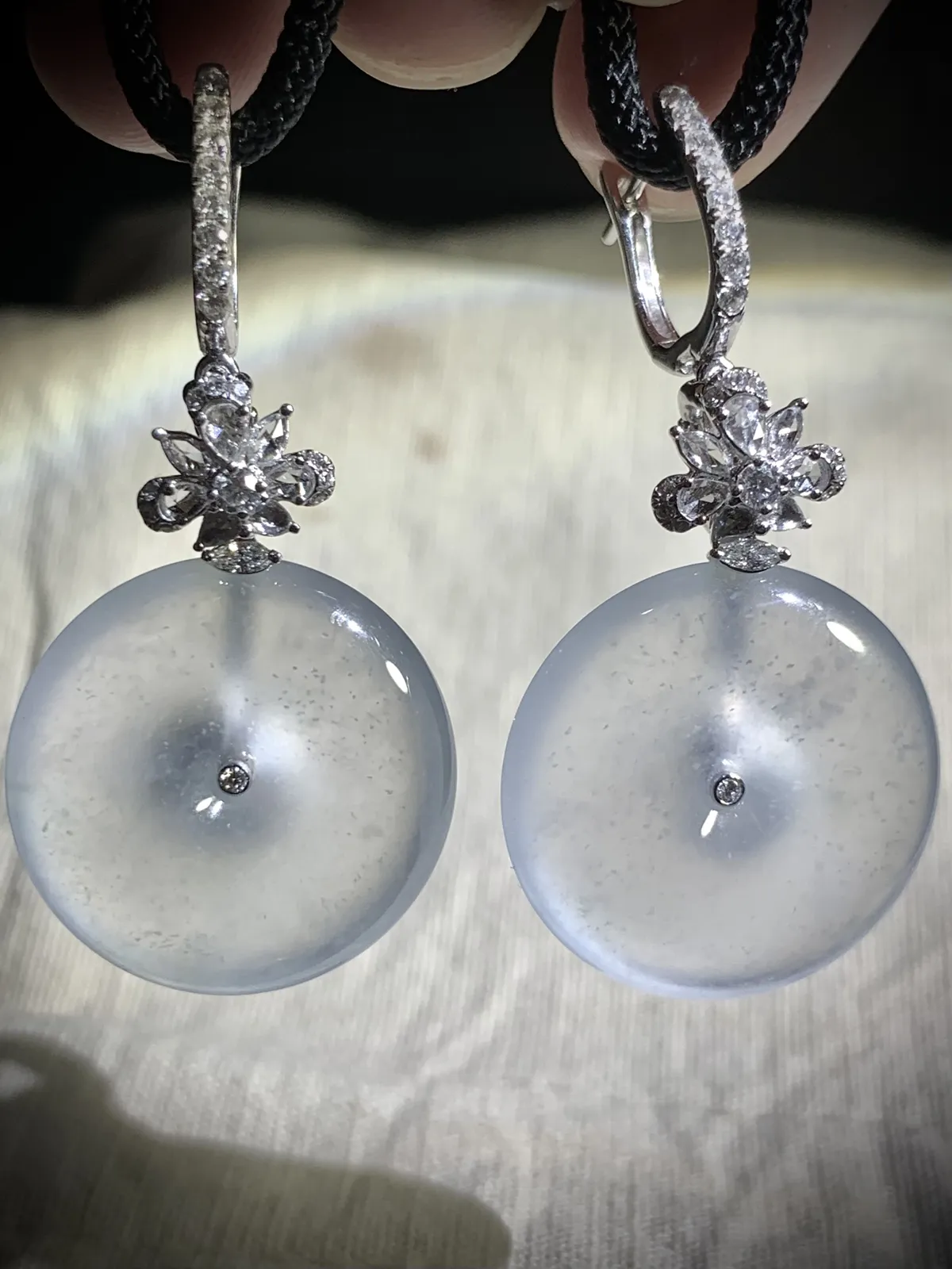 木那雪花料平安扣吊坠耳坠两用款，
裸石23-5.5mm
18K金，南非钻，