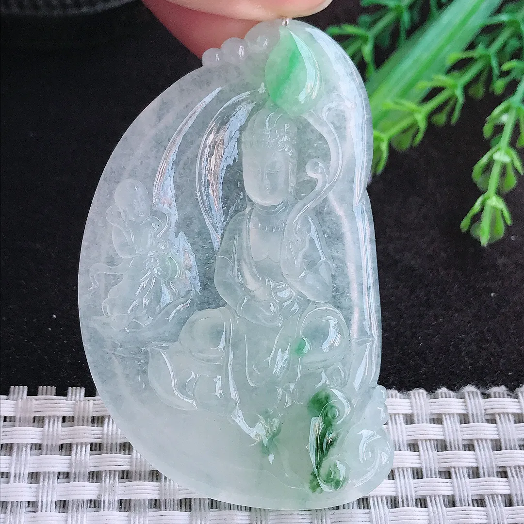 自然光66/40.8/7.2老坑冰透果冻飘绿赐福挂件翡翠玉自在观音吊坠