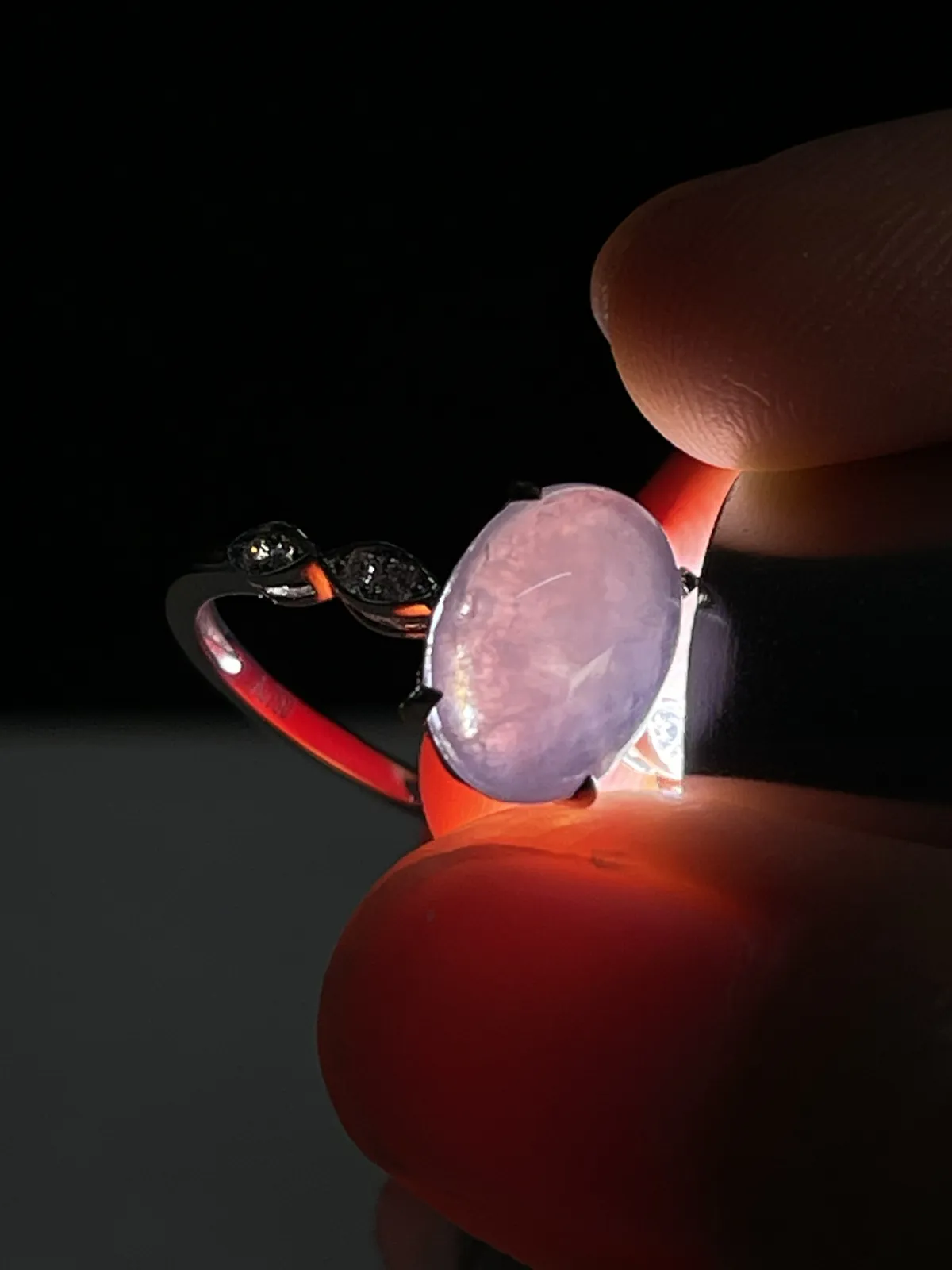 18k镶嵌冰种紫罗兰蛋面戒指