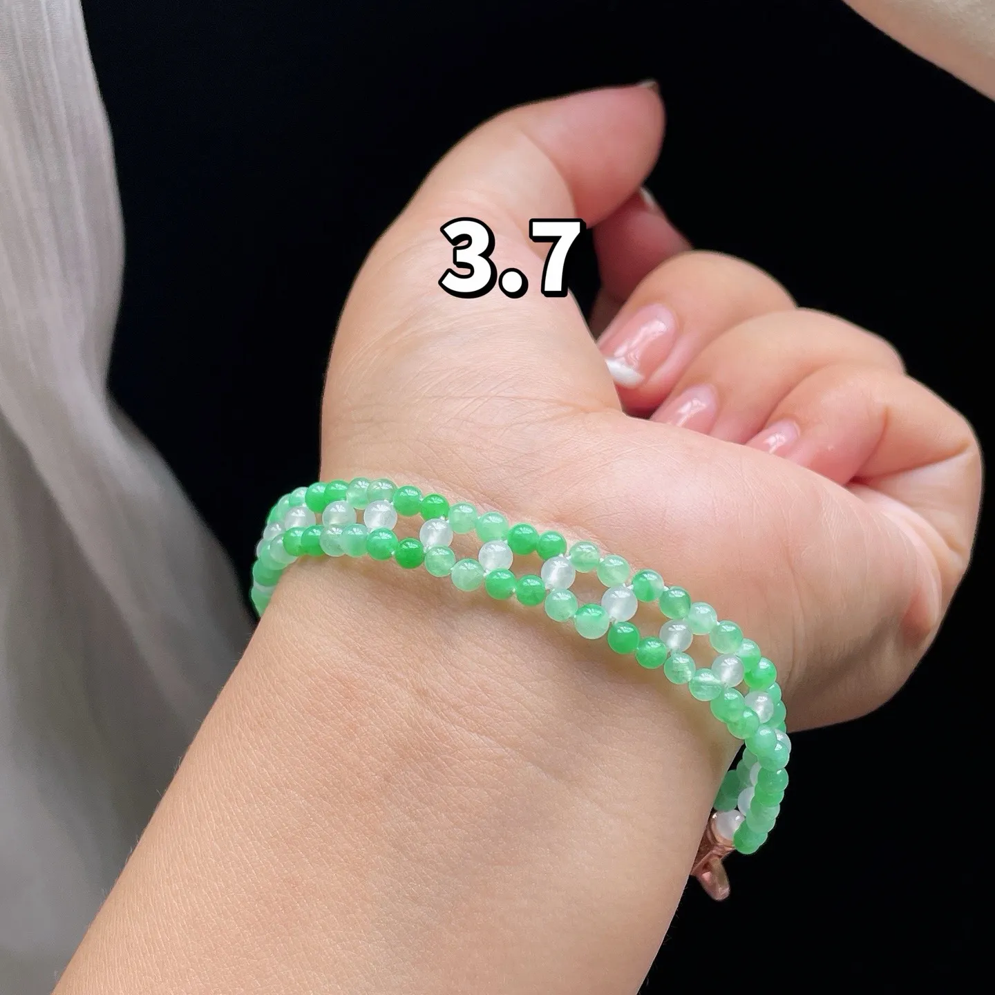 满色·手链

裸3.7