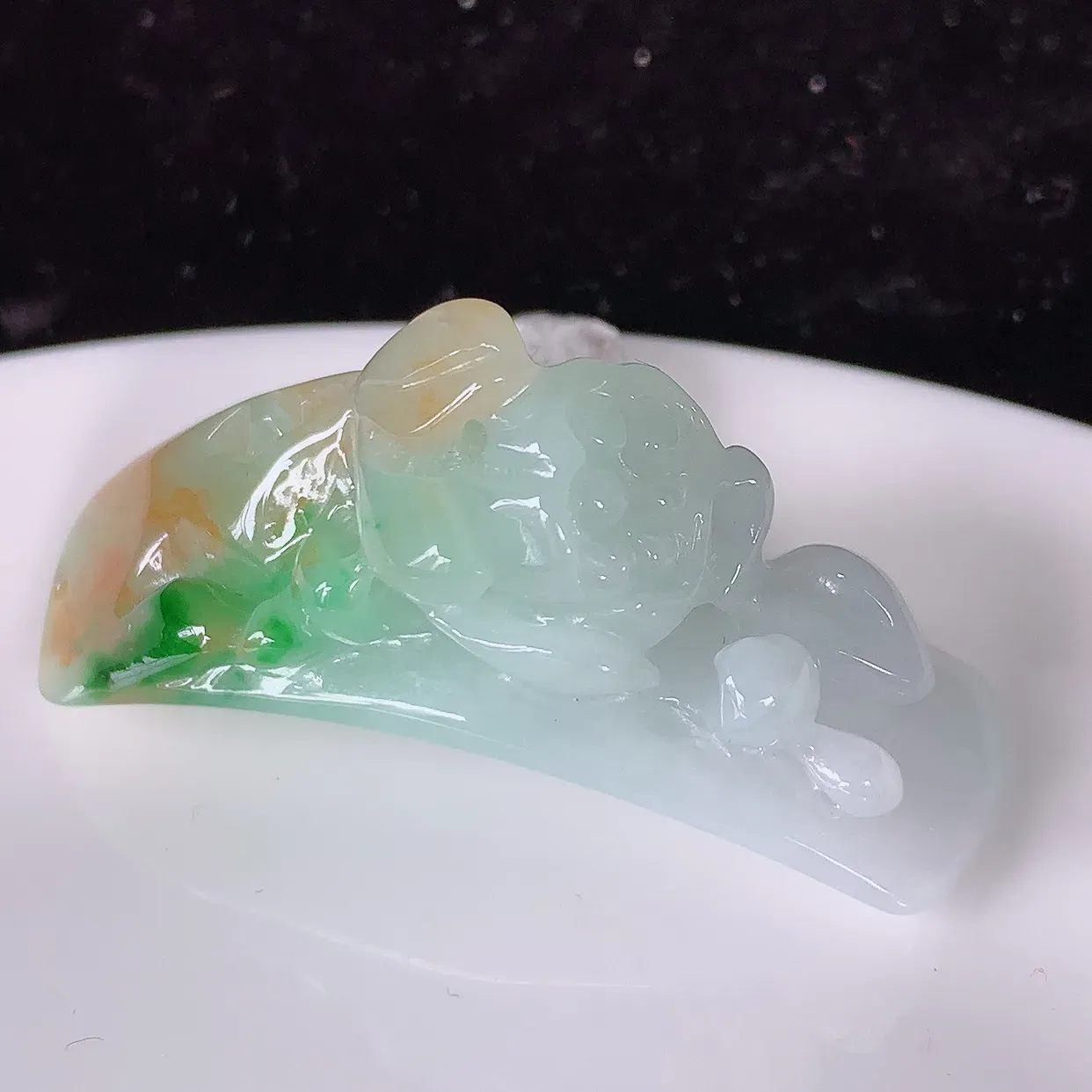 自然光实拍，冰润黄加绿翡翠花开富贵手环，种老水足，雕工精湛 ，寓意美好，佩戴时尚出众！#87.5