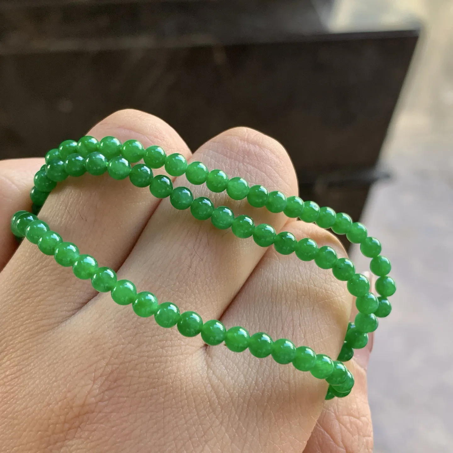辣绿色珠串^_^鲜艳  尺寸3.5