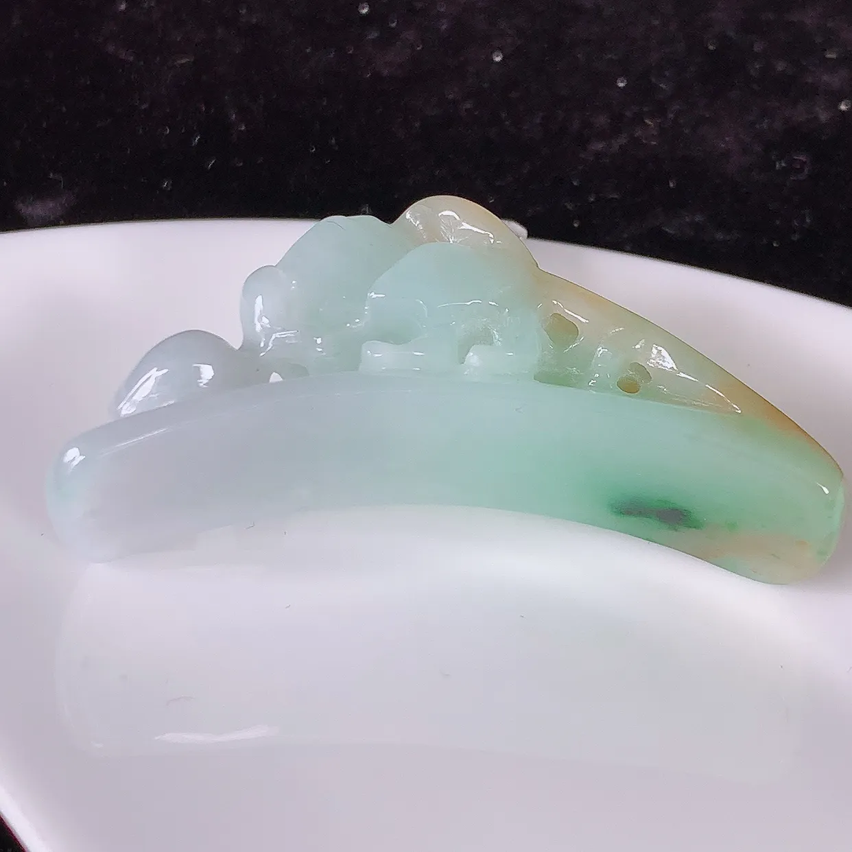 自然光实拍，冰润黄加绿翡翠花开富贵手环，种老水足，雕工精湛 ，寓意美好，佩戴时尚出众！#87.5
