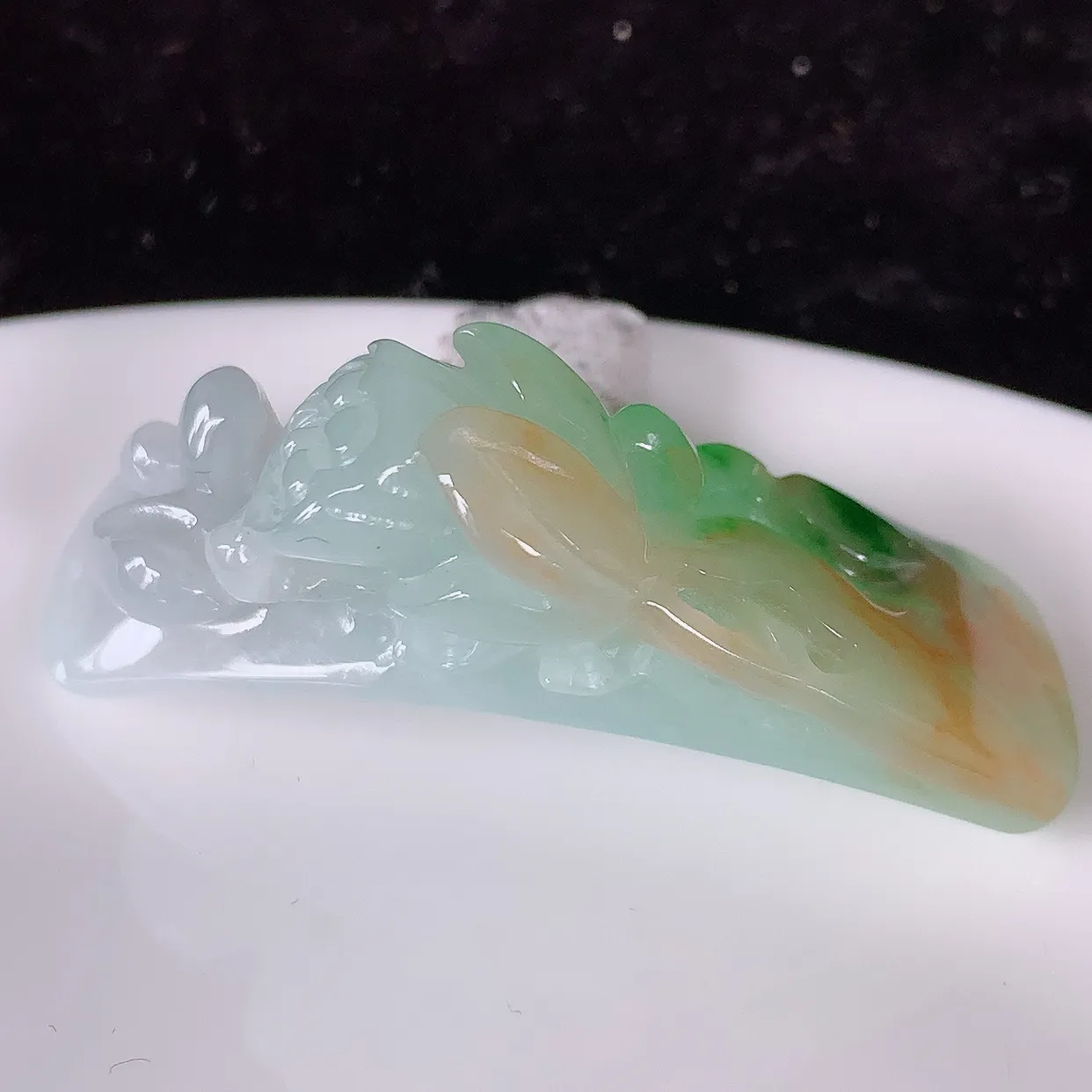 自然光实拍，冰润黄加绿翡翠花开富贵手环，种老水足，雕工精湛 ，寓意美好，佩戴时尚出众！#87.5