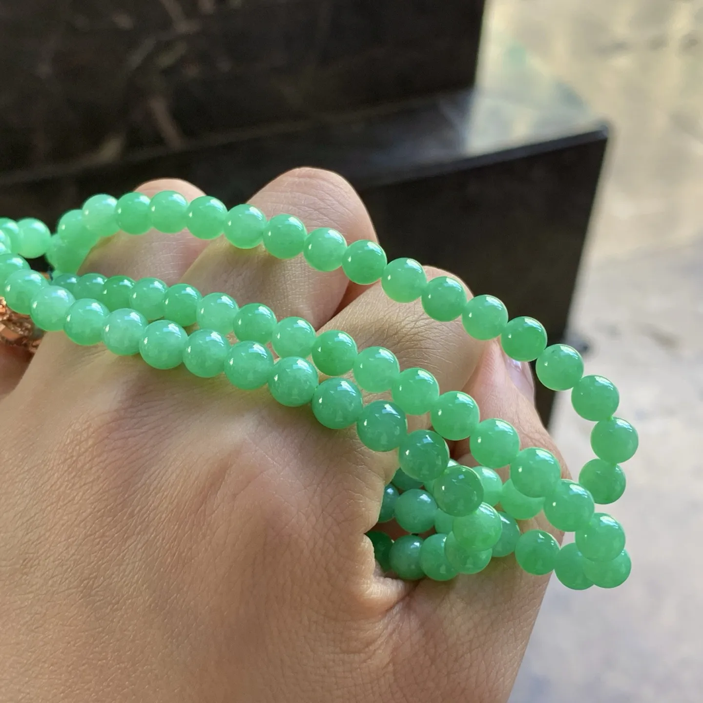 阳绿色珠串^_^色阳 玉质温润 尺寸6