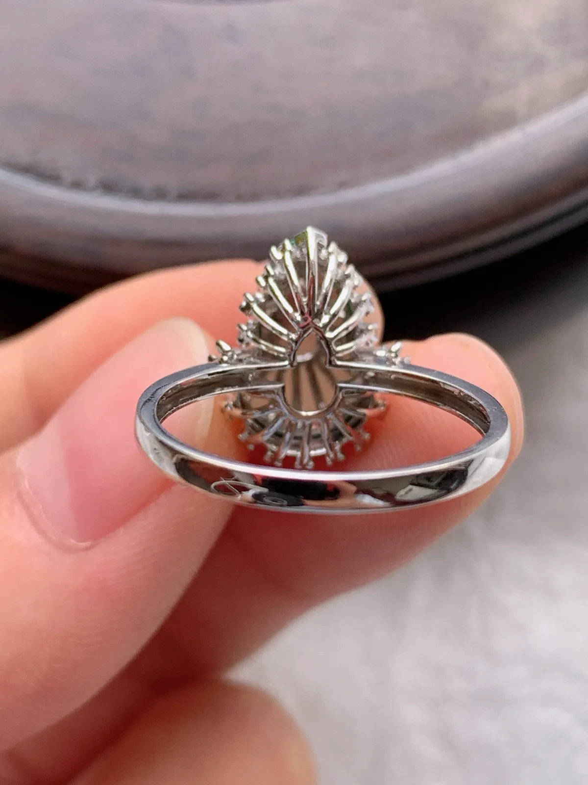 翡翠a货18k金冰种满绿葫芦戒指，尺寸17-12.3-8.2，重量:2.62g