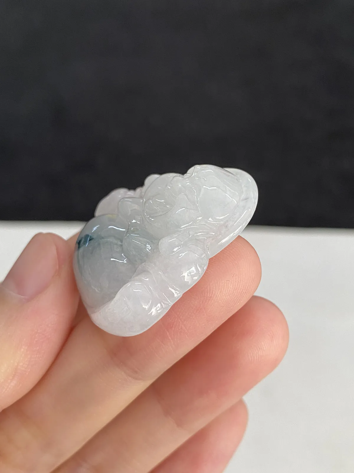 翡翠糯化种飘花佛公吊坠