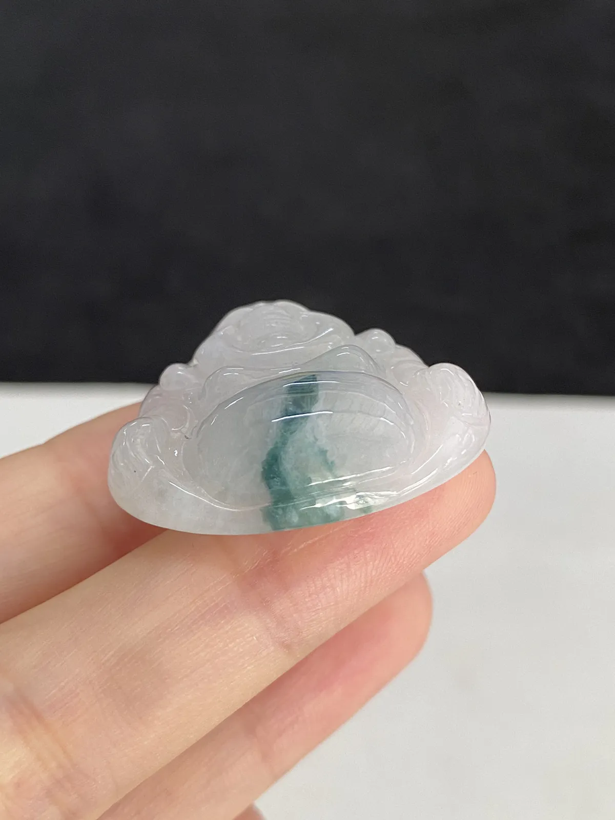 翡翠糯化种飘花佛公吊坠
