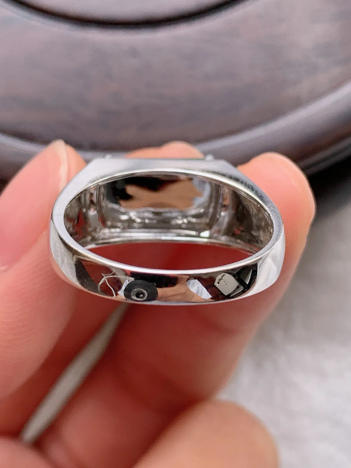 翡翠a货18k金冰种满绿马鞍戒指，尺寸18.6-12.5-7.3，重量:3.24g