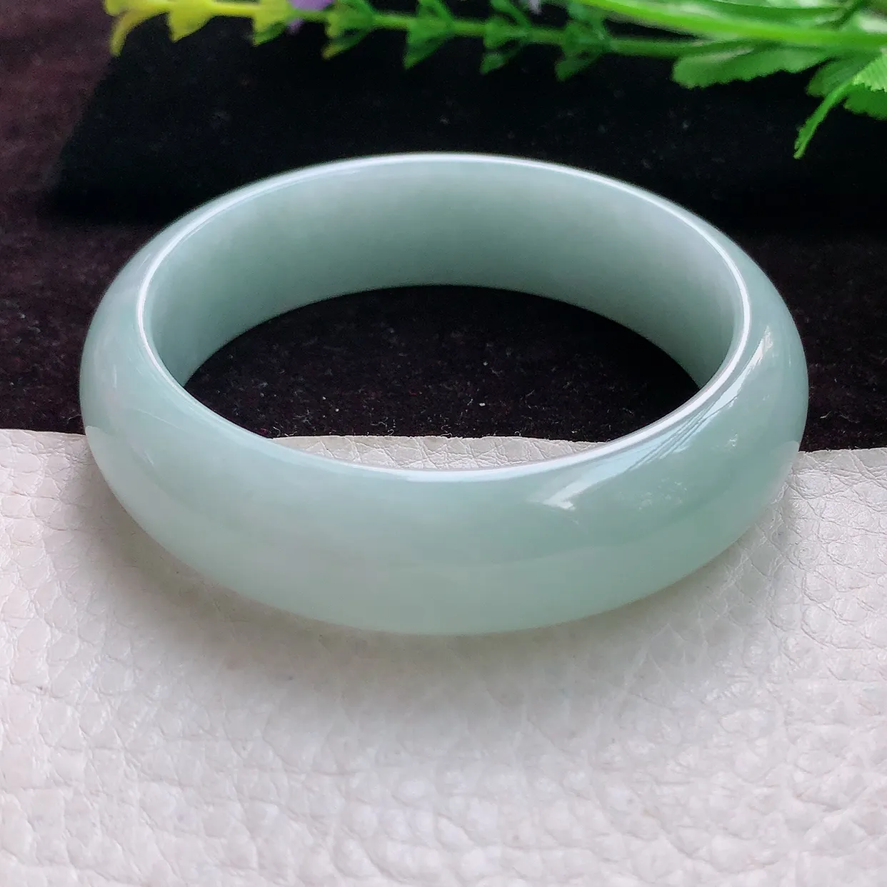js实拍56*16*7.6轮胎镯 淡雅宽边缅甸翡翠玉手镯 珠宝玉手环