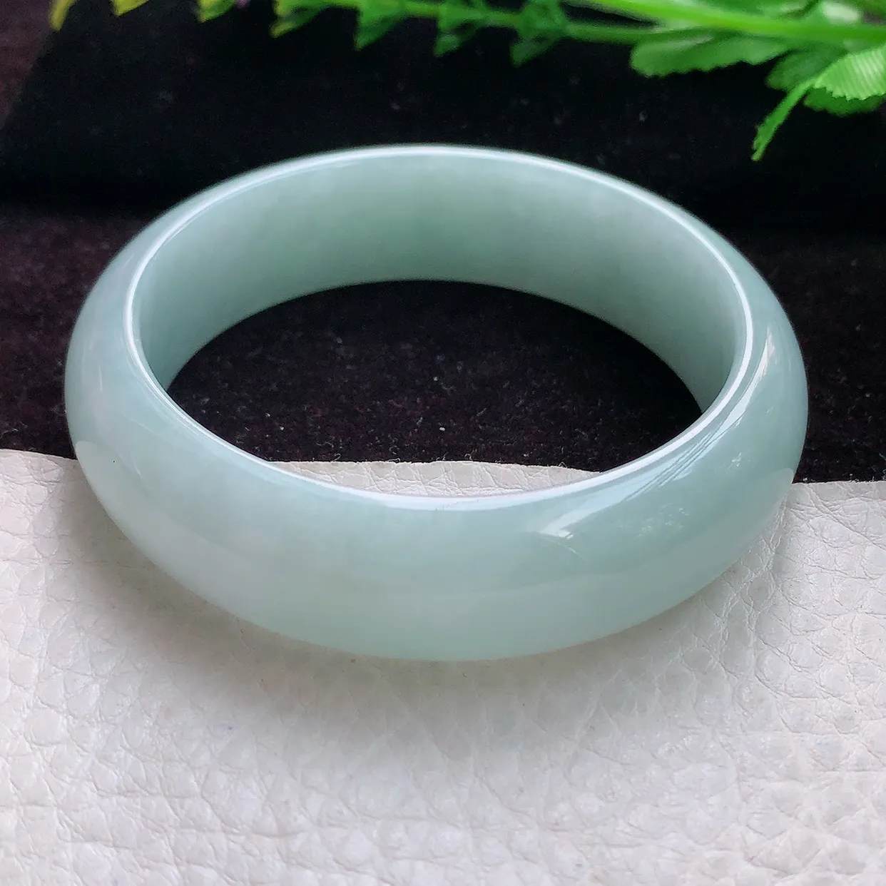 js实拍56*16*7.6轮胎镯 淡雅宽边缅甸翡翠玉手镯 珠宝玉手环