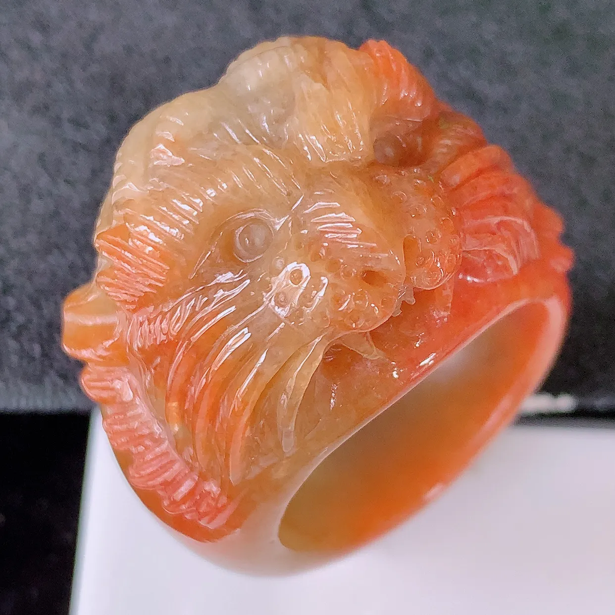 自然光实拍，红翡老虎扳指，21.8mm内径翡翠扳指，冰润指环，玉扳指，财源滚滚，玉质细腻起胶，28圈口，种水好！#60.10尺寸40*21.8-20.5-12mm