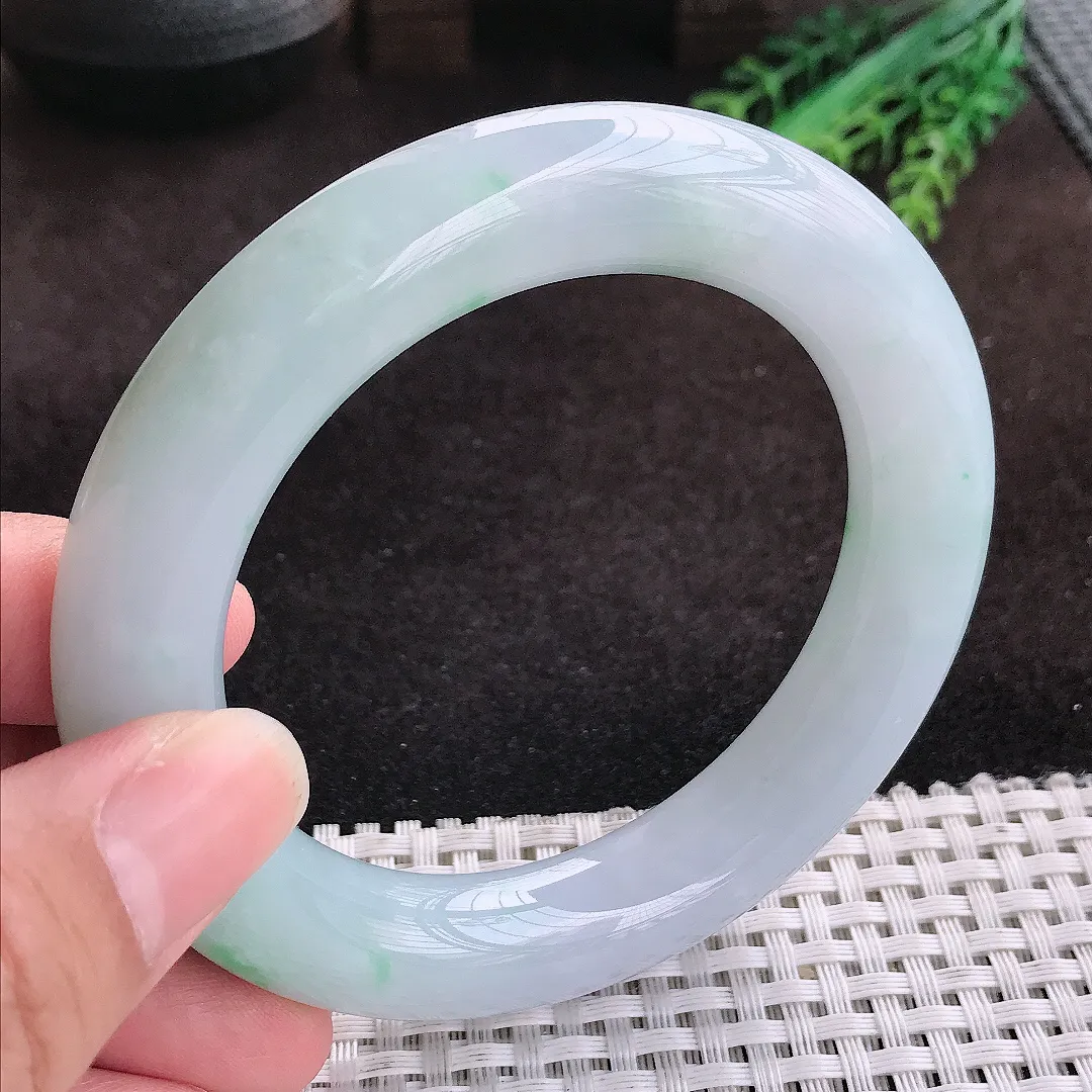 自然光57.8/12.8/12.7老坑冰润水灵飘阳绿胖圆条手镯玉镯子美人镯手环