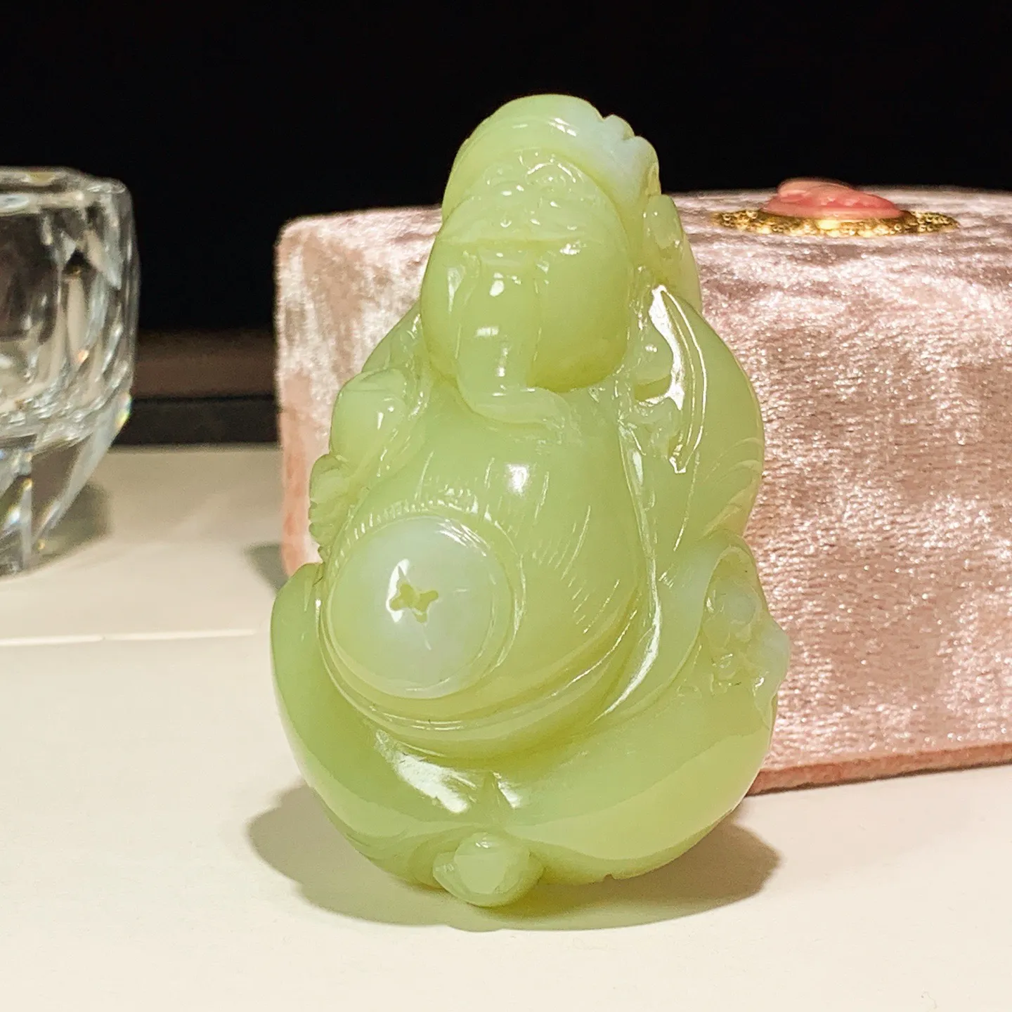 新疆若羌黄口料财神把件。尺寸65/42/29重94.7克 玉质细腻油润 底色纯净 脂粉好，品质好。l